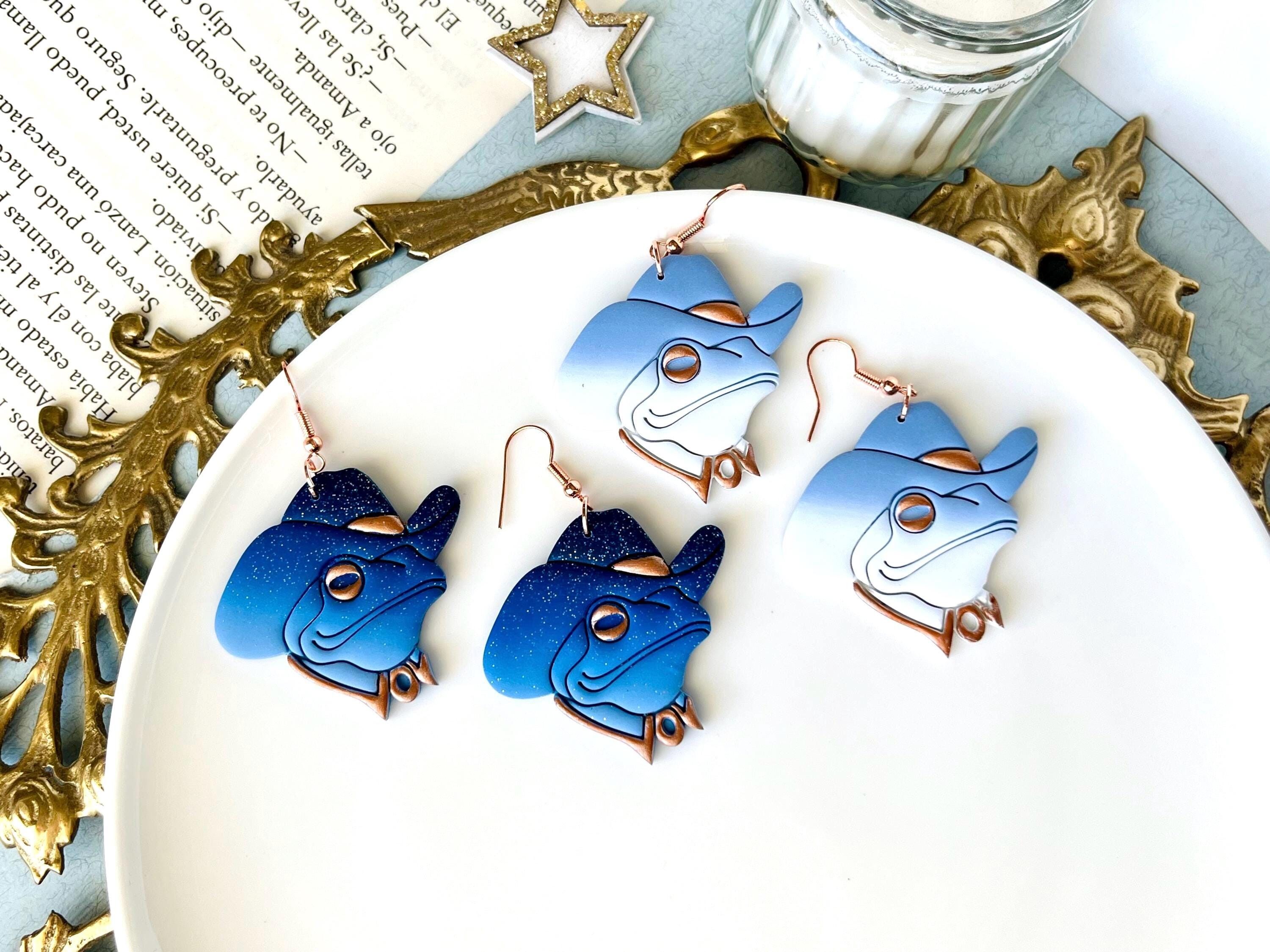 Orecchini a forma di rana da cowboy, gioielli in argilla polimerica, orecchini a forma di rana, orecchini blu denim, western e cowboy, regali originali per lei, regali denim