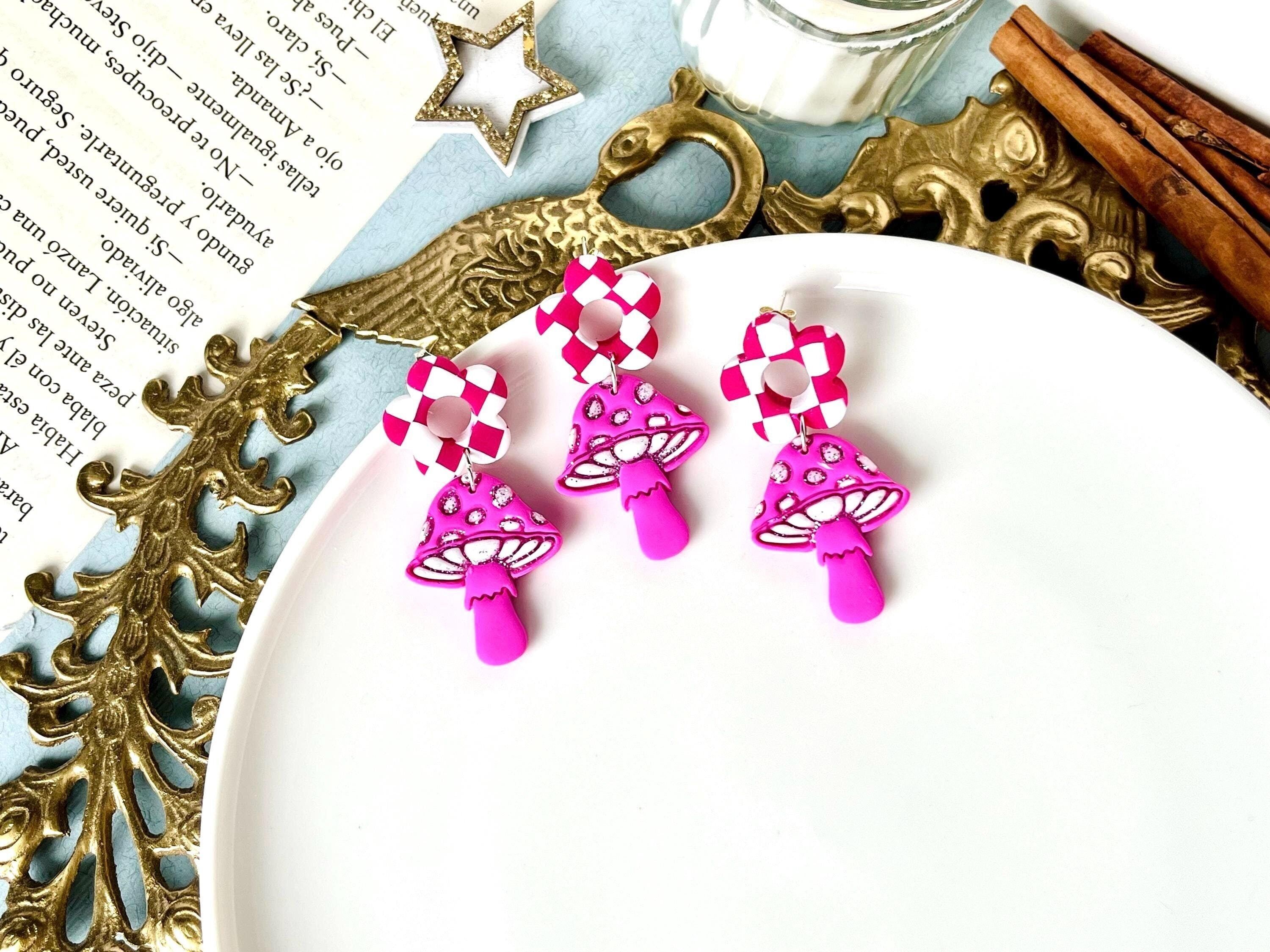 Orecchini a forma di fungo rosa in argilla polimerica con fiore, divertenti gioielli a forma di fungo, gioielli boho, orecchini a forma di fungo, regalo rosa