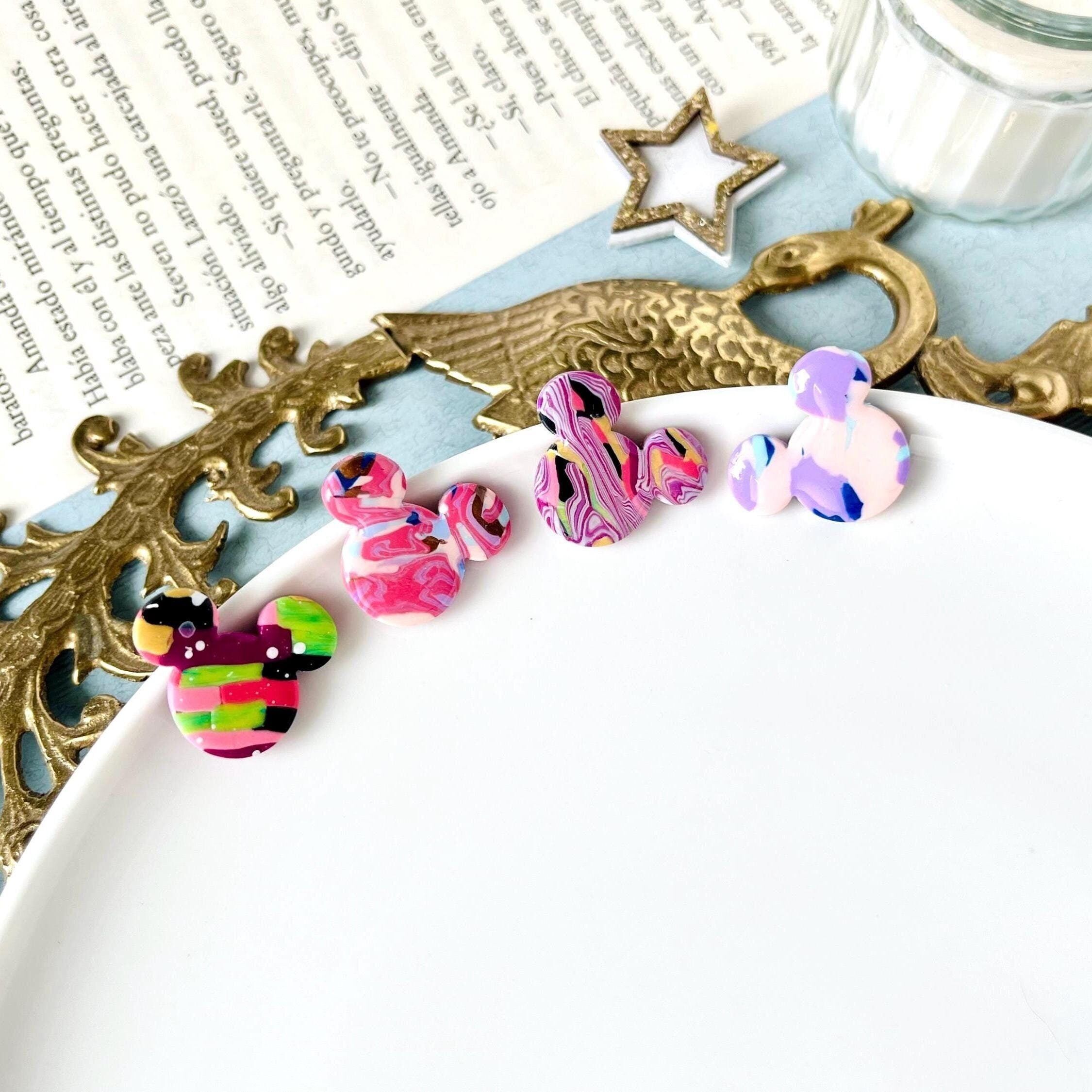 Orecchini a forma di topo dei cartoni animati, gioielli in argilla colorata, regali a forma di topo, borchie a forma di topo, borchie in argilla polimerica, borchie a forma di topo, regali a forma di topo