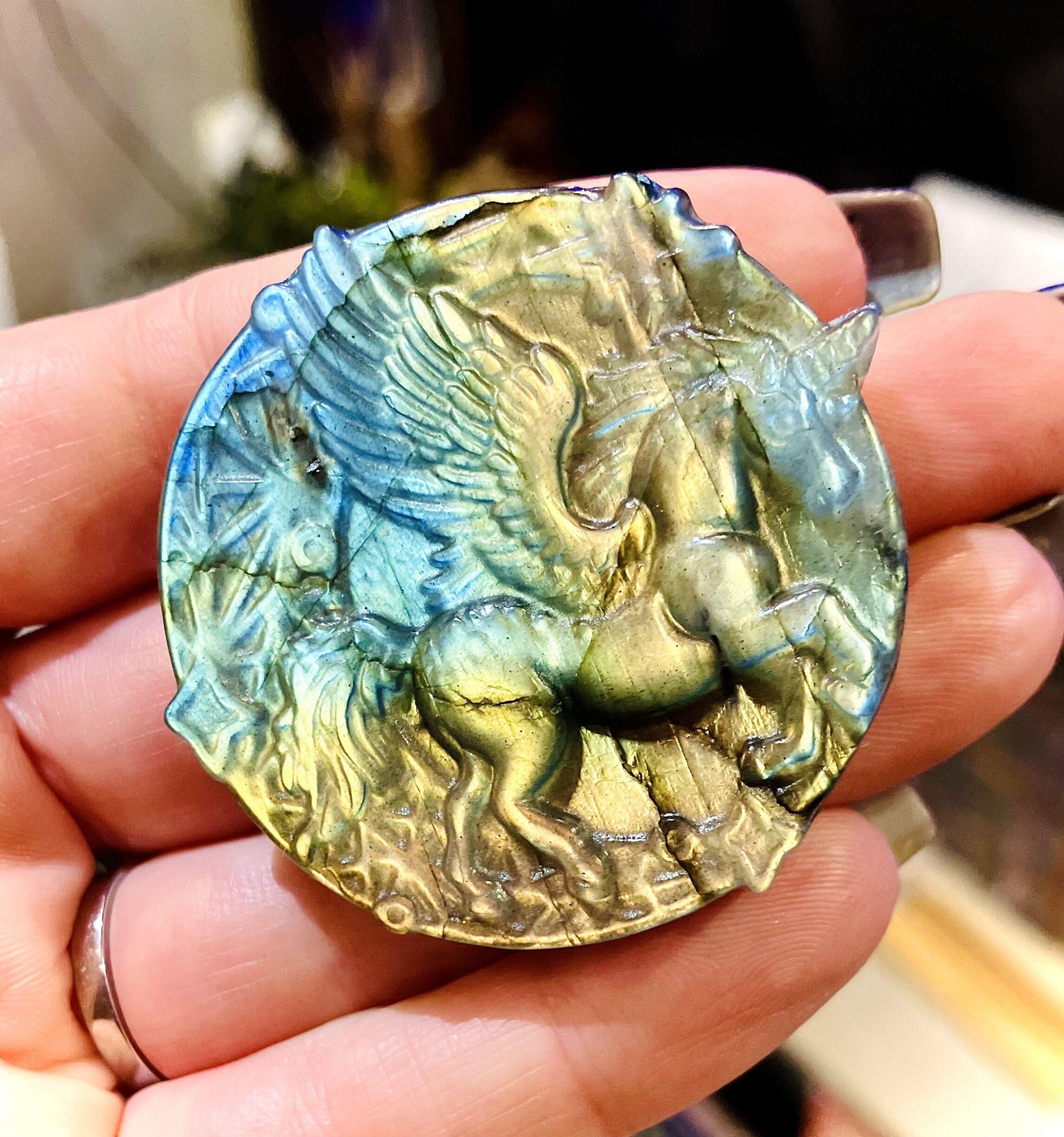 Licorne labradorite bleu vert violet Pierre statue talisman witch