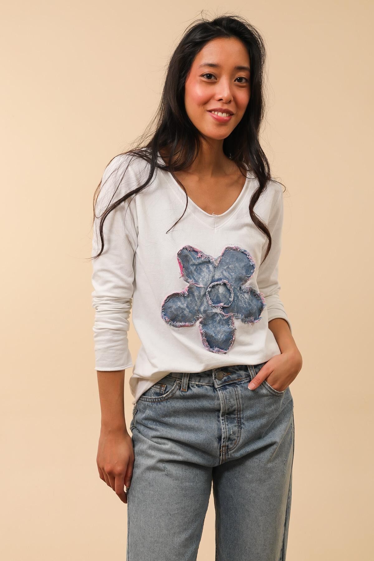Pull motifs fleurs en jean