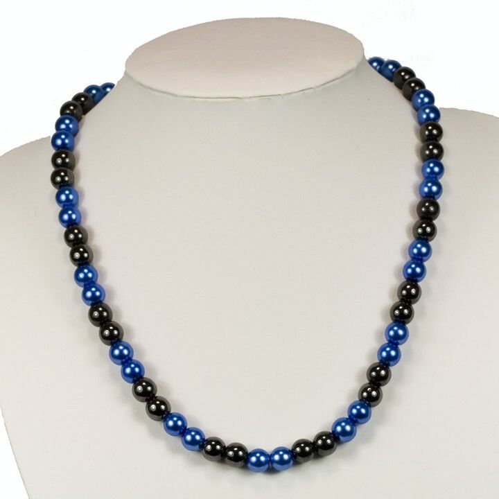 Collana di perline magnetiche blu