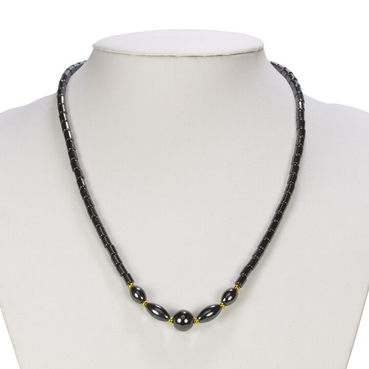 collana in ematite con chiusura a torsione