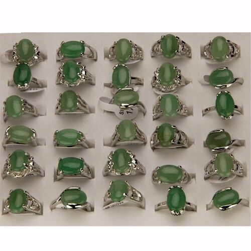 Surtido de anillos de aventurina verde