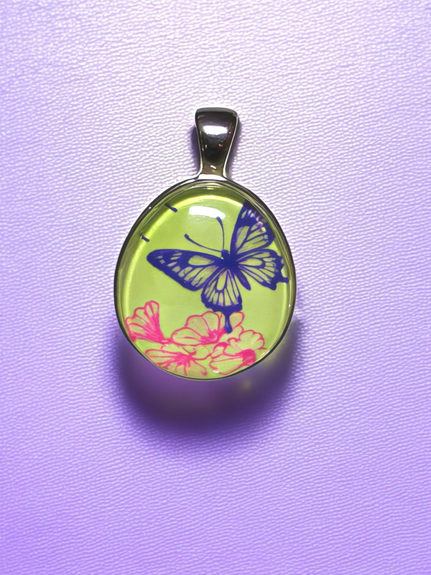 Collana Uovo "Gladiolo Farfalla" color argento