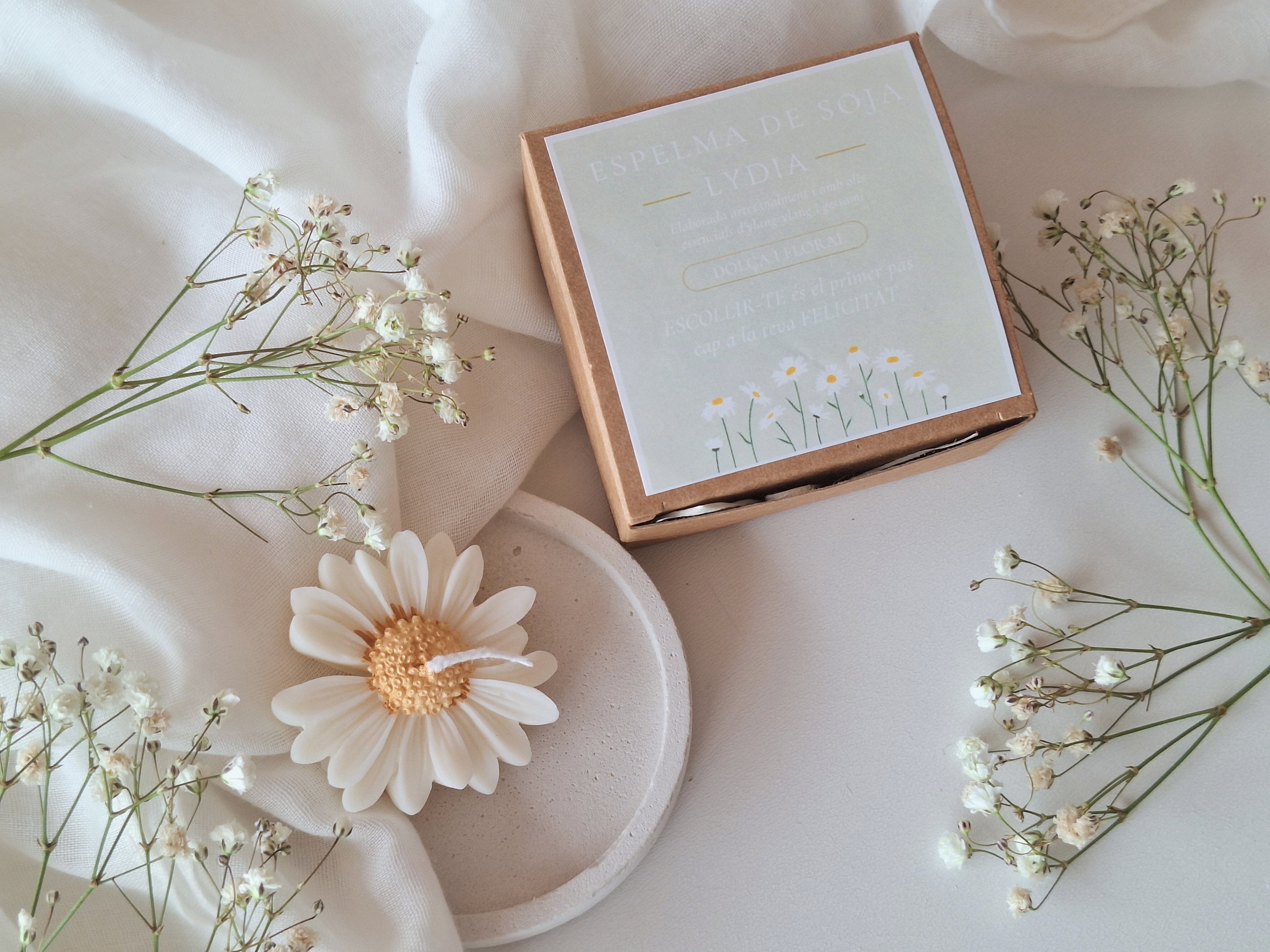 Sojawachskerze mit Ylang-Ylang-Gänseblümchen und Jasmin