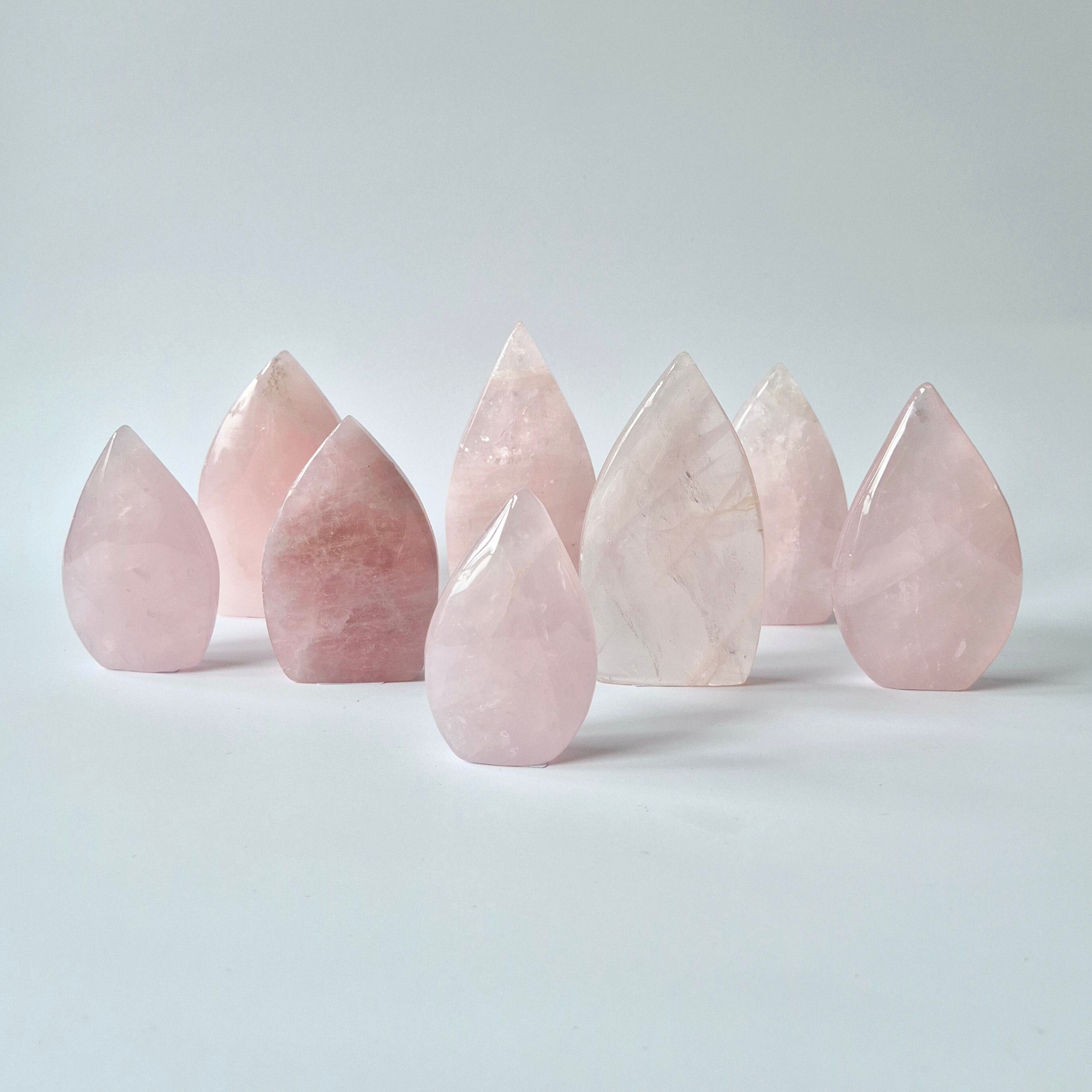 Quarzo rosa - Lacrima goccia pietra preziosa in piedi cristallo fiamma quarzo rosa