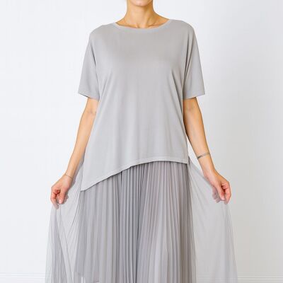 TOP DI LUSSO IN MAGLIA FINE ABBINATO A ABITO PLISSETTATO