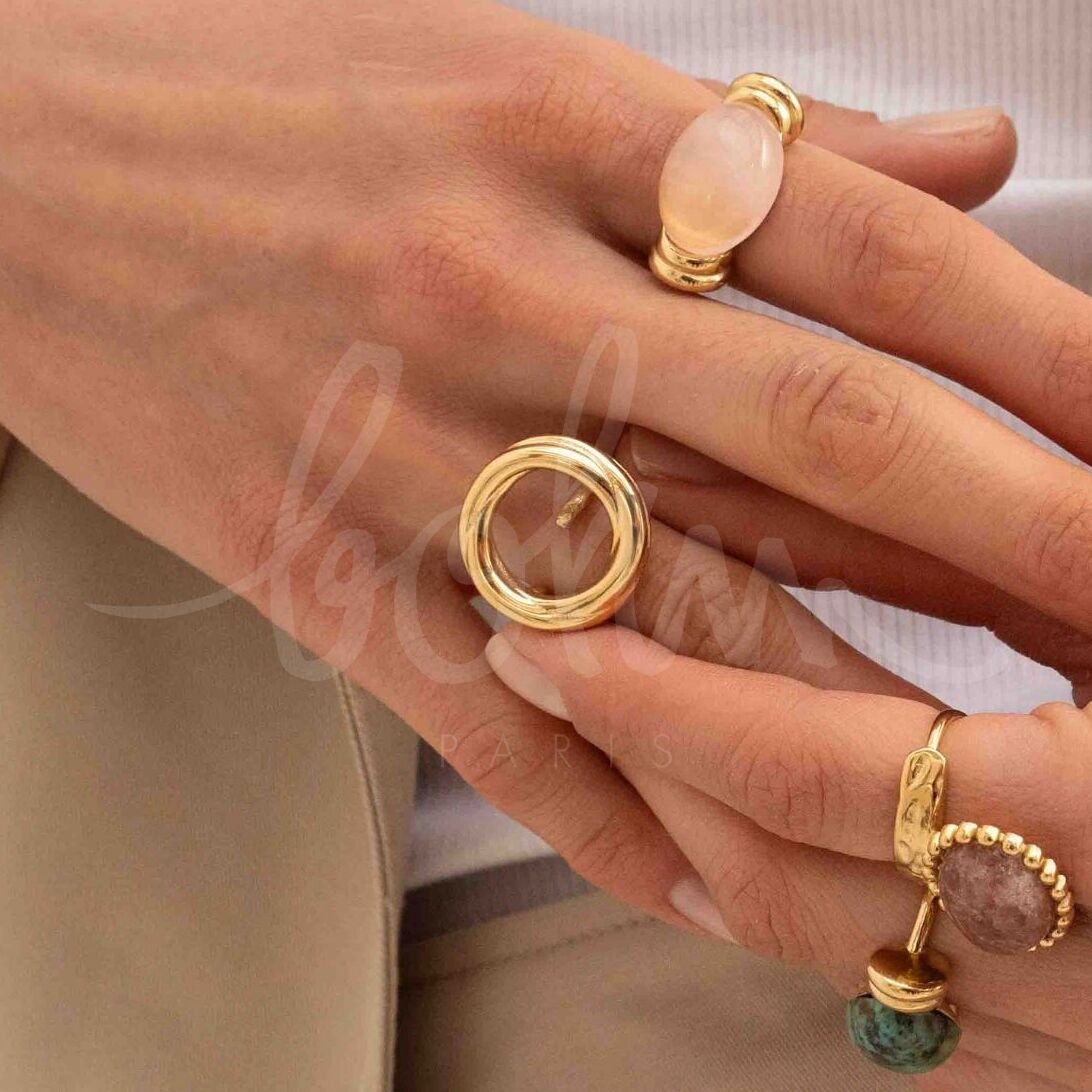 Ring - twisted and openwork round pattern