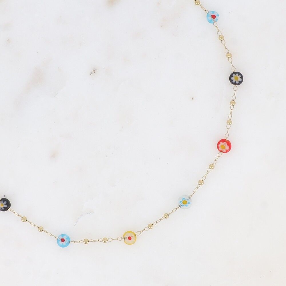 Collana fine - catena a palline con nappe di fiori in resina rotonda