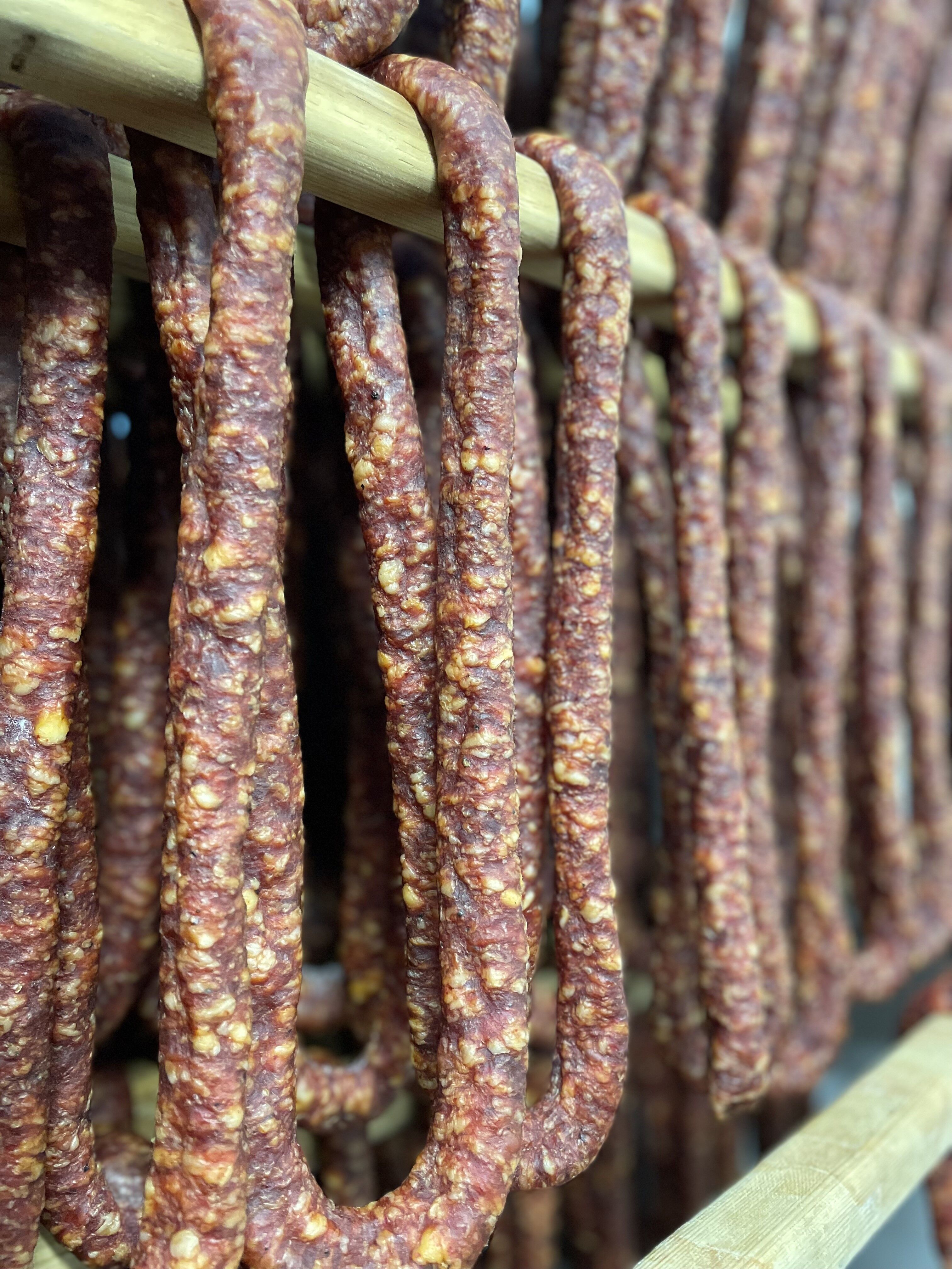 Confezione da 10 salsicce secche sottili al peperoncino di Espelette (AOP) - senza sale nitrito aggiunto