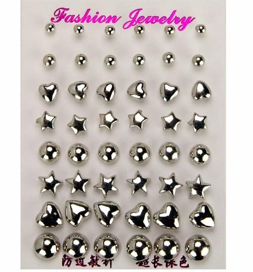 Caja con 20 pares de alfileres para orejas