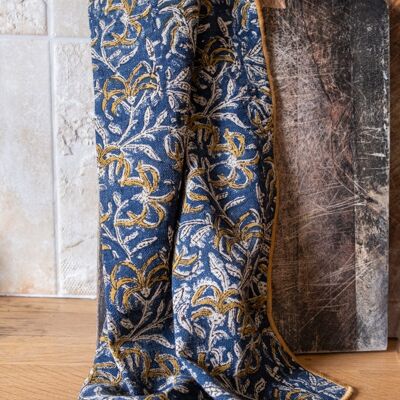 Toalla de cocina con estampado floral en bloques azules