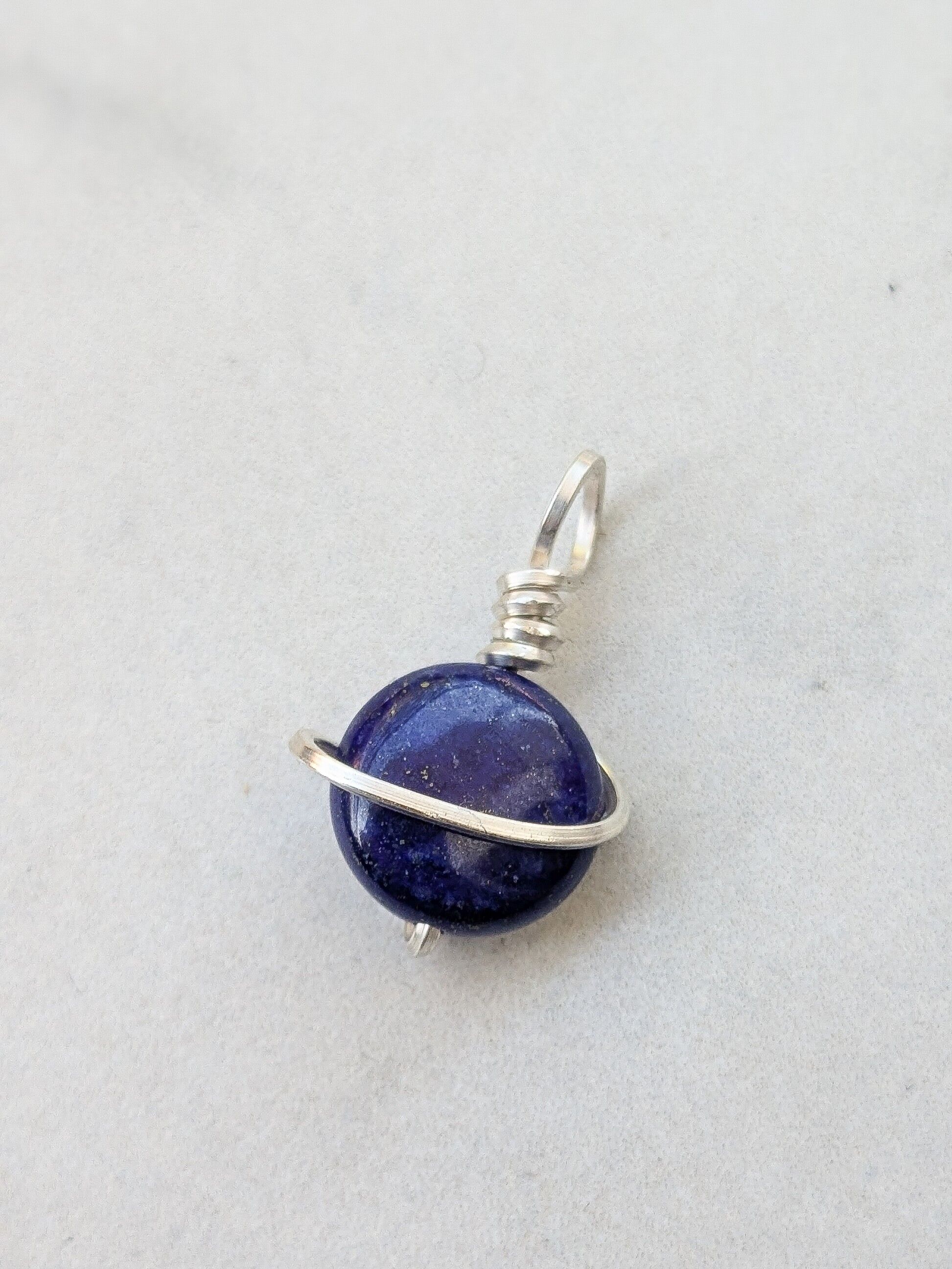 Mini Planet Anhänger Lapislazuli und 925 Silber