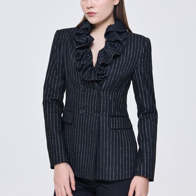 traje con cuello desmontable