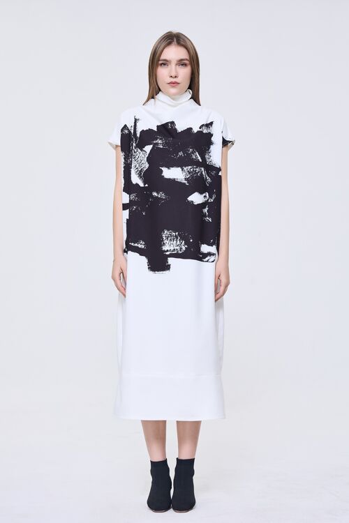Weißes kurzärmliges Kleid mit asymmetrischem abstraktem Print