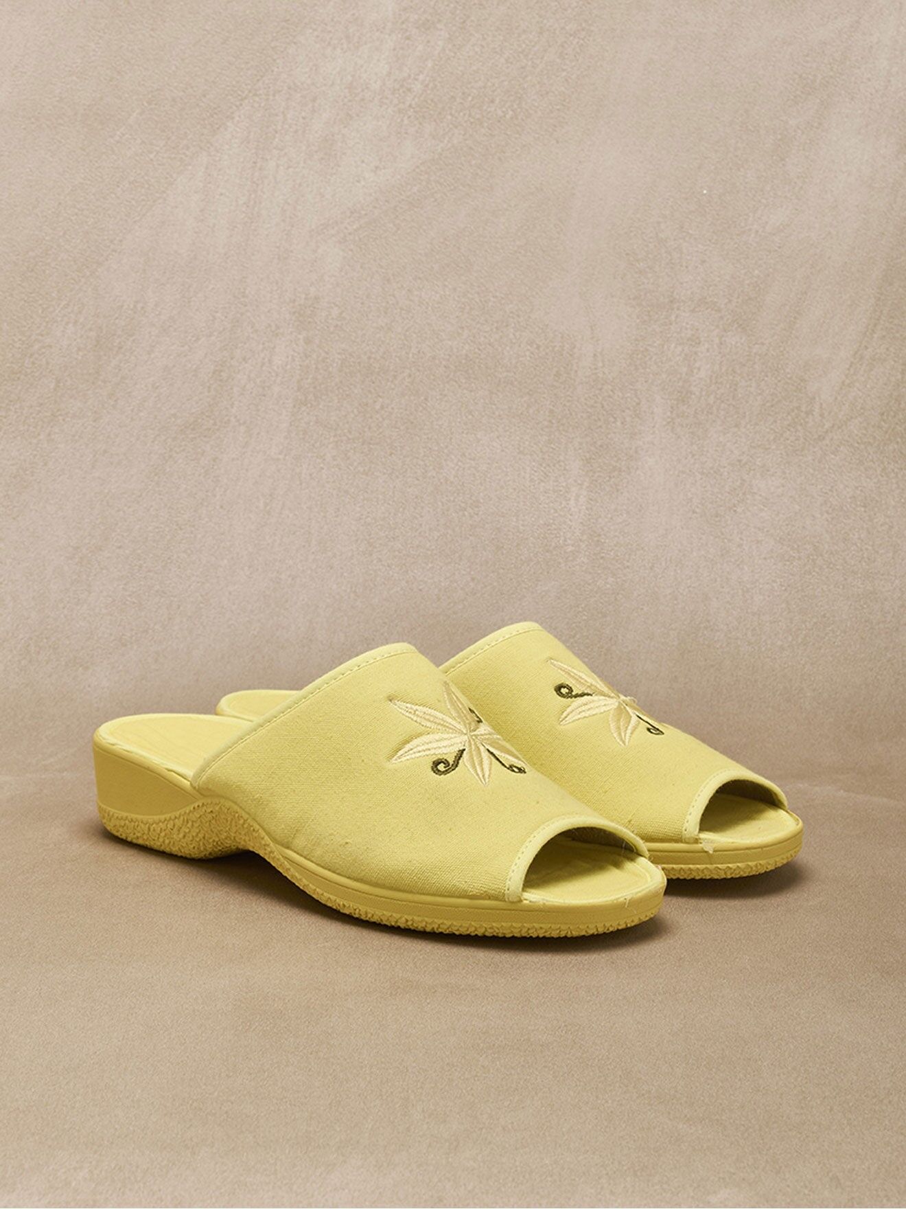 Mules ricamate con fodera in spugna (1005206_0038)