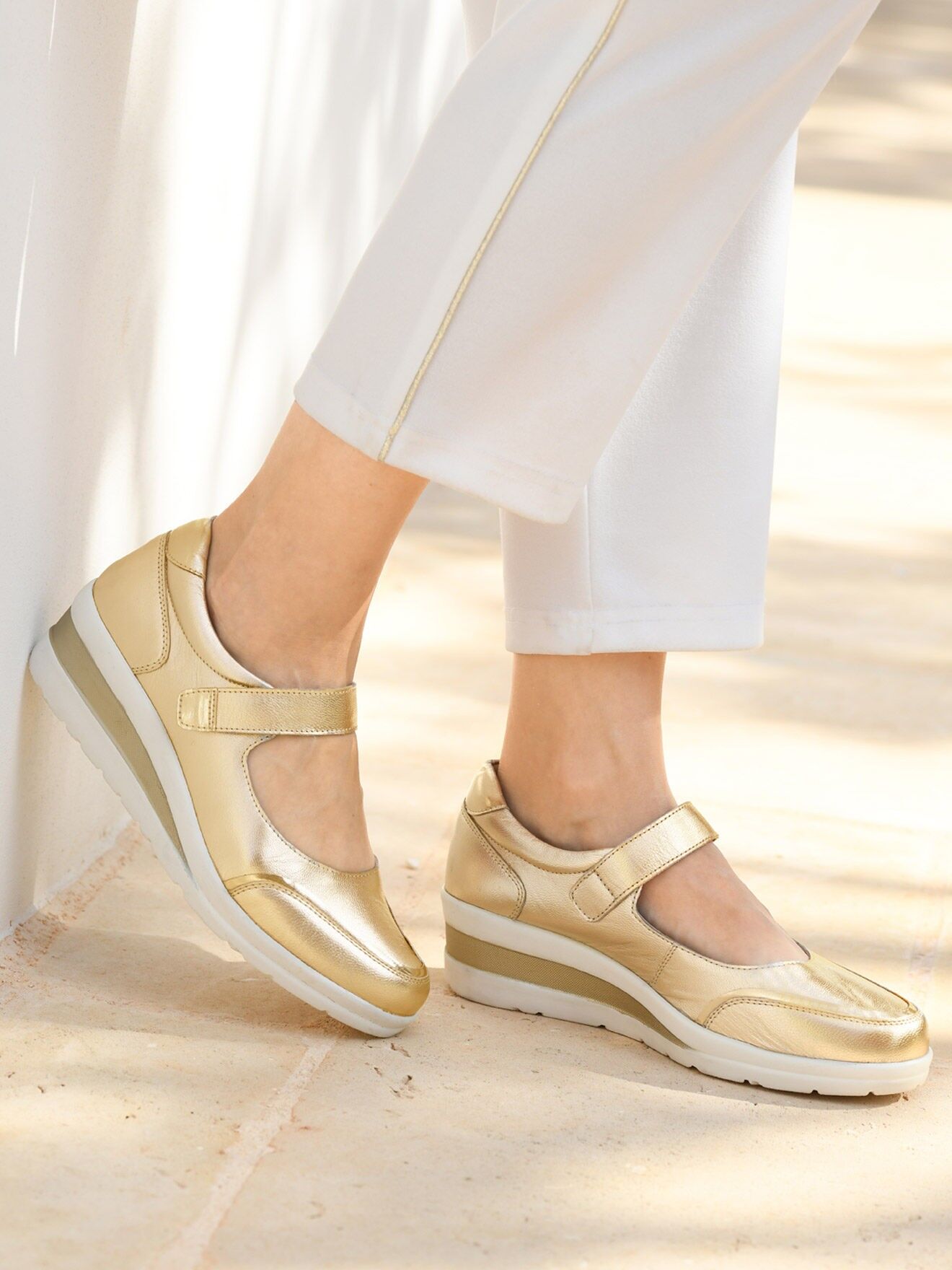 Scarpe in pelle con velcro e suola a zeppa (2012045_0038)