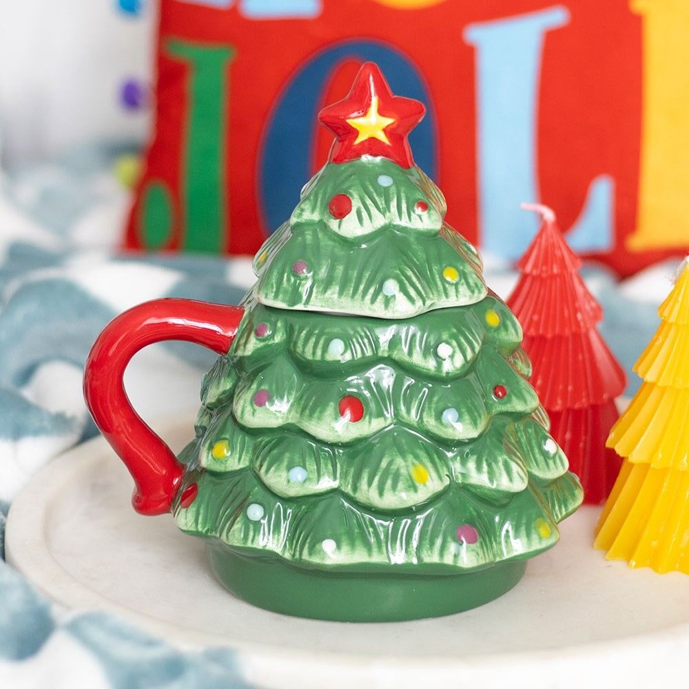 Tazza nostalgica con albero di Natale