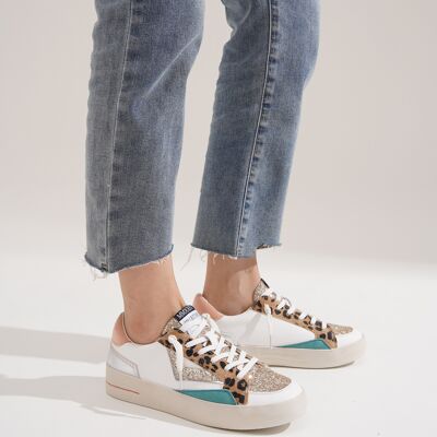 Sneakers da donna con suola platform e dettaglio glitterato