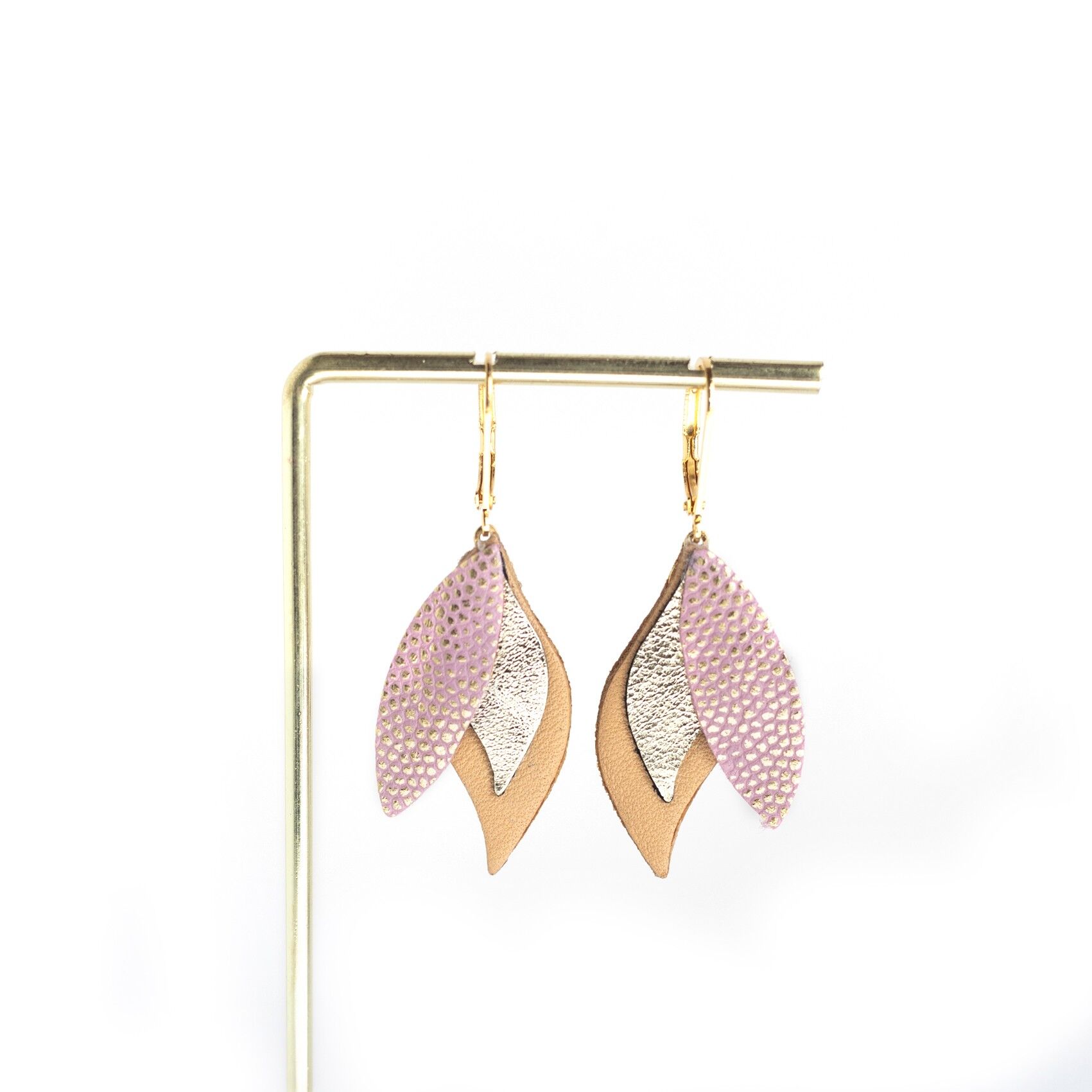 Orecchini piccoli a forma di fiore in pelle rosa, platino e giallo alba