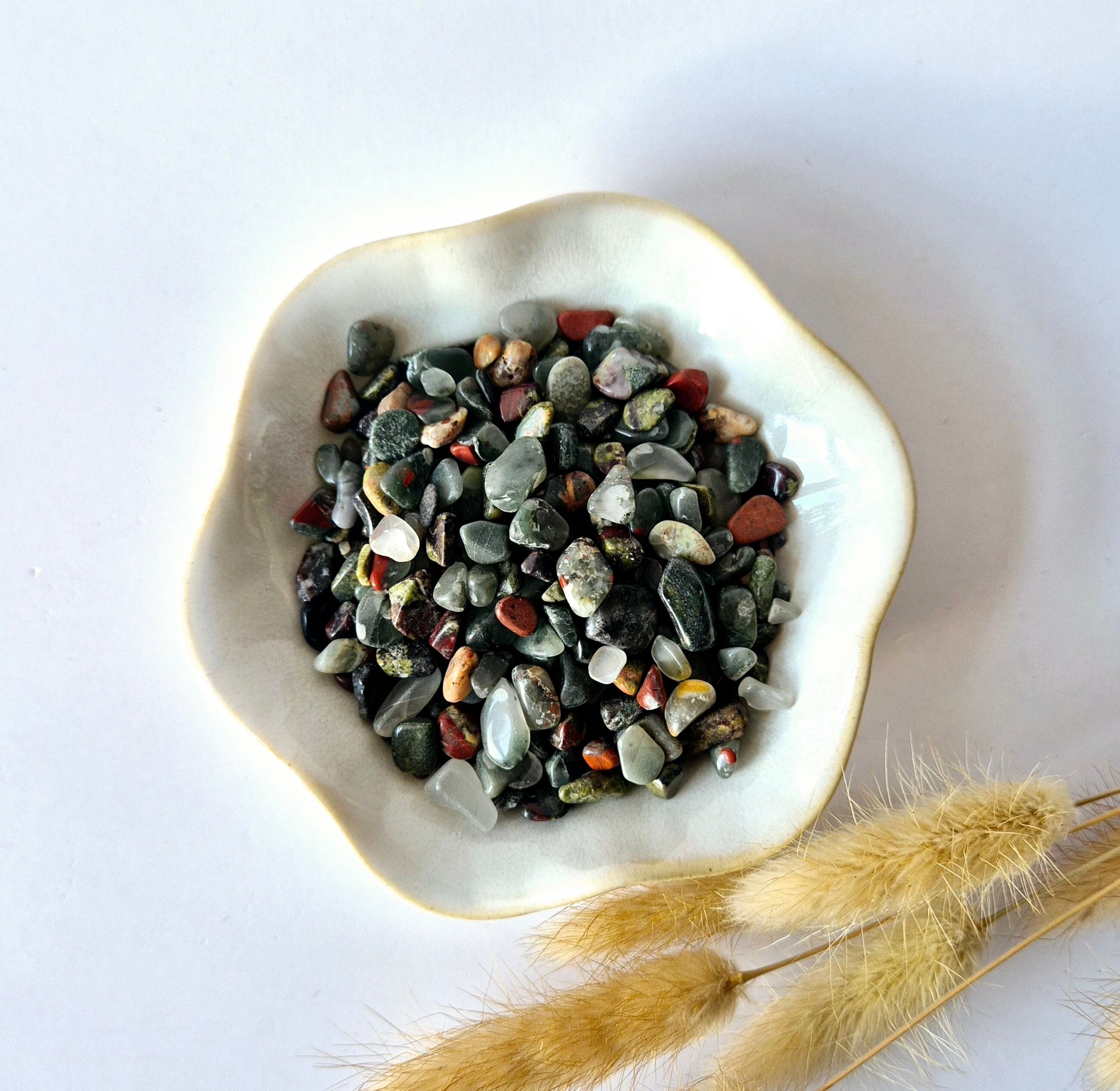 Rohe Mini-Edelsteinsplitter 100 Gramm - Afrikanischer Blutstein