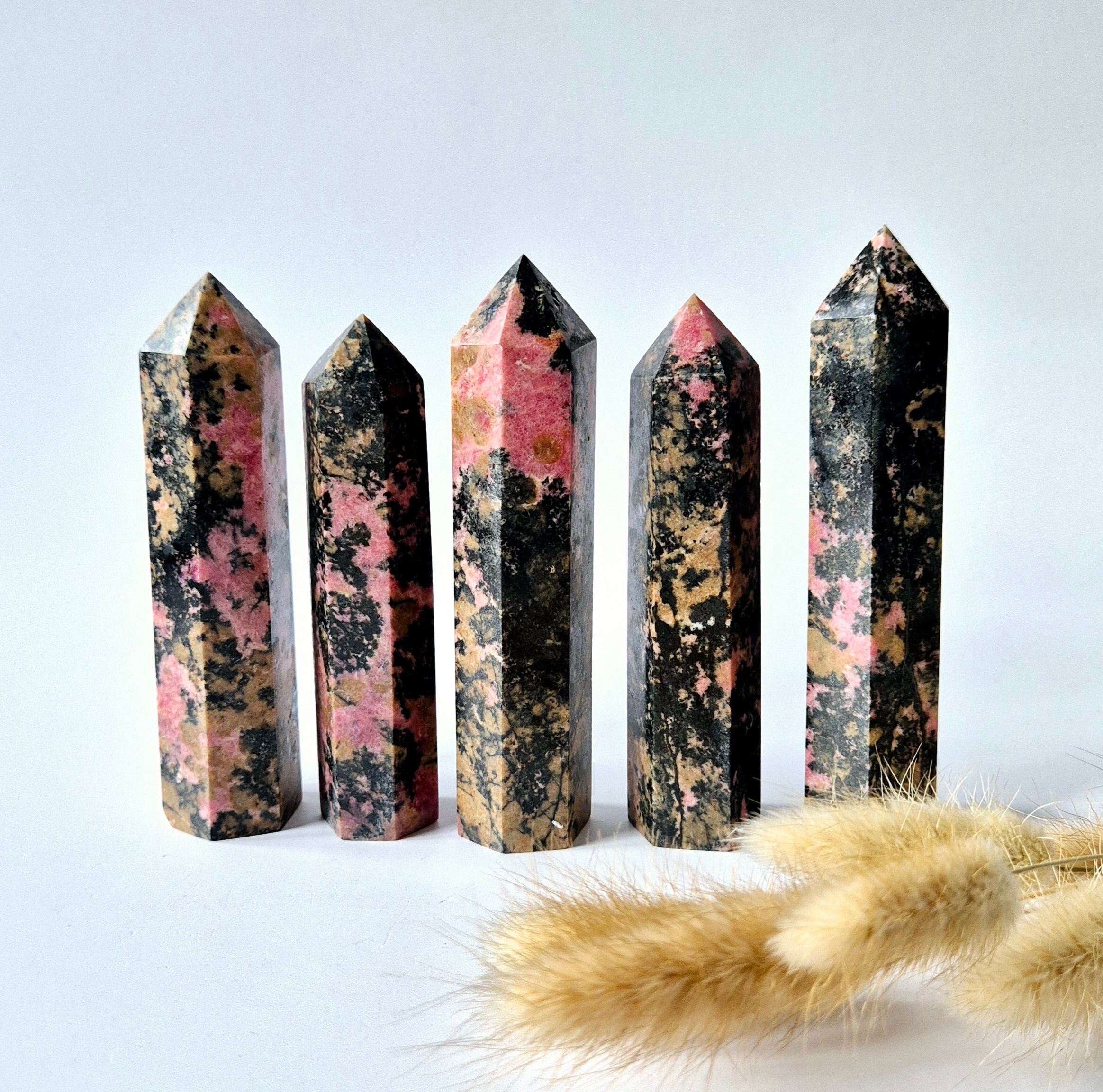 Edelstein Rhodonit Obelisk Turm - 8-10cm