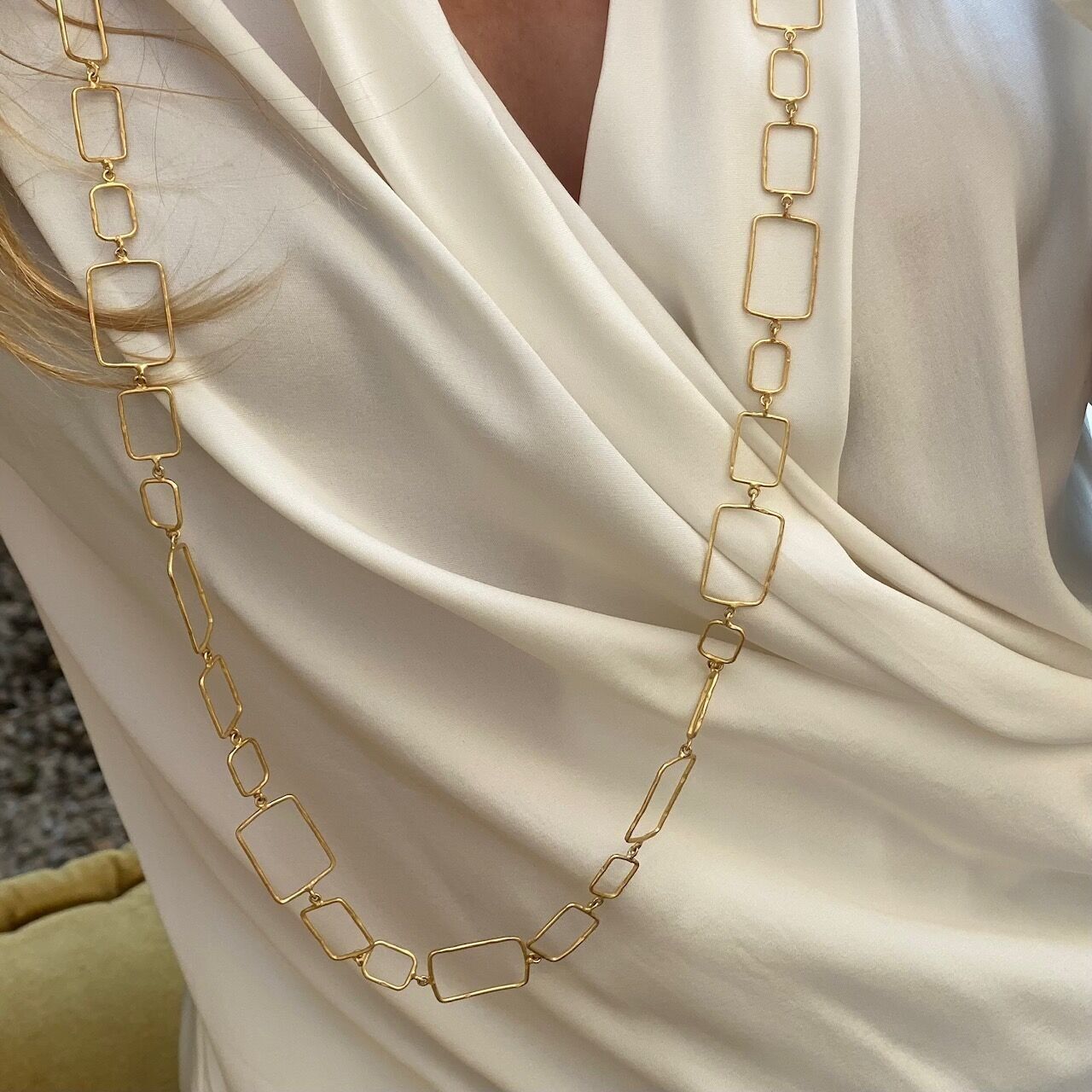 Matte gold square link necklace - Louvre (SCHPA22)