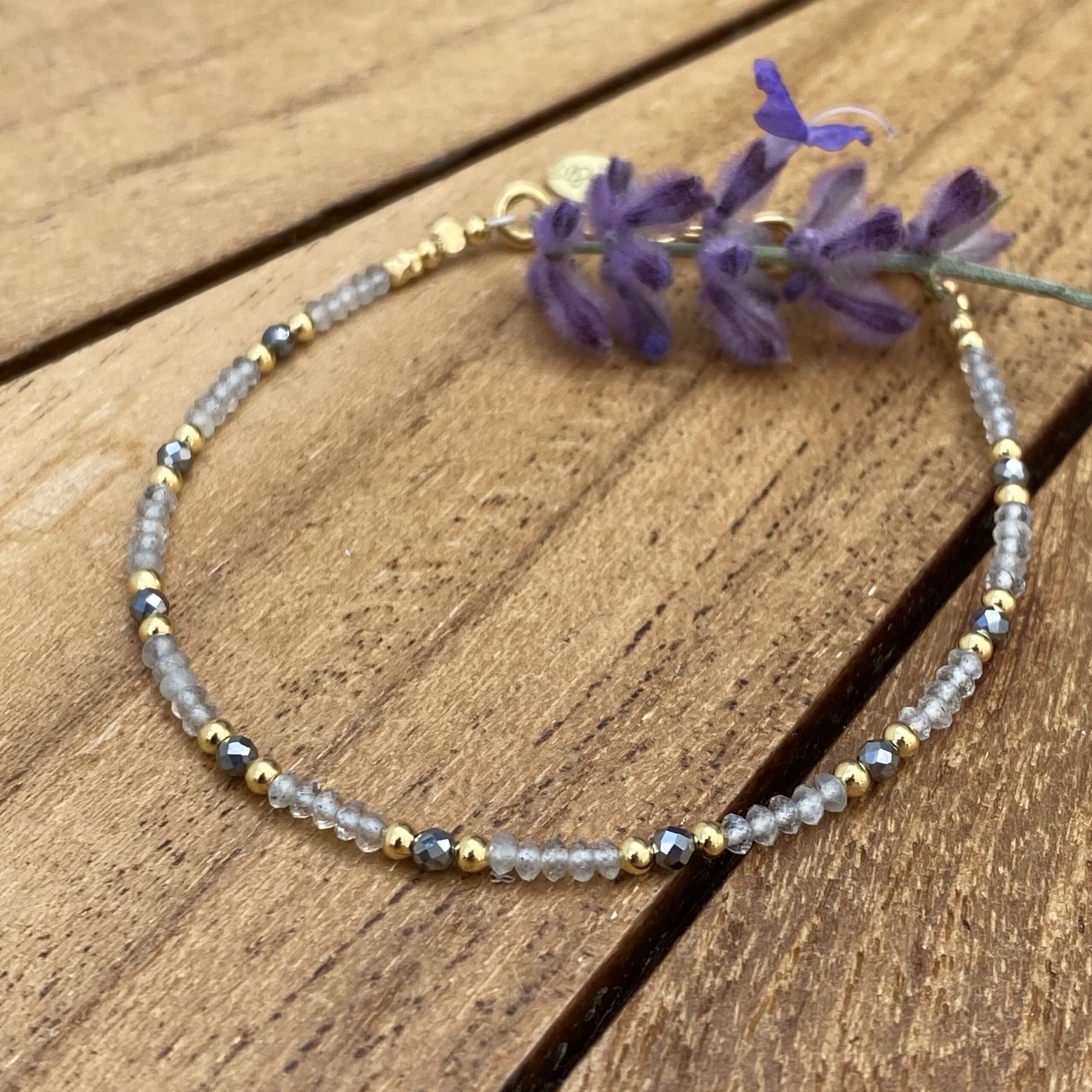 Bracciale in labradorite e argento dorato con una fila - Ora