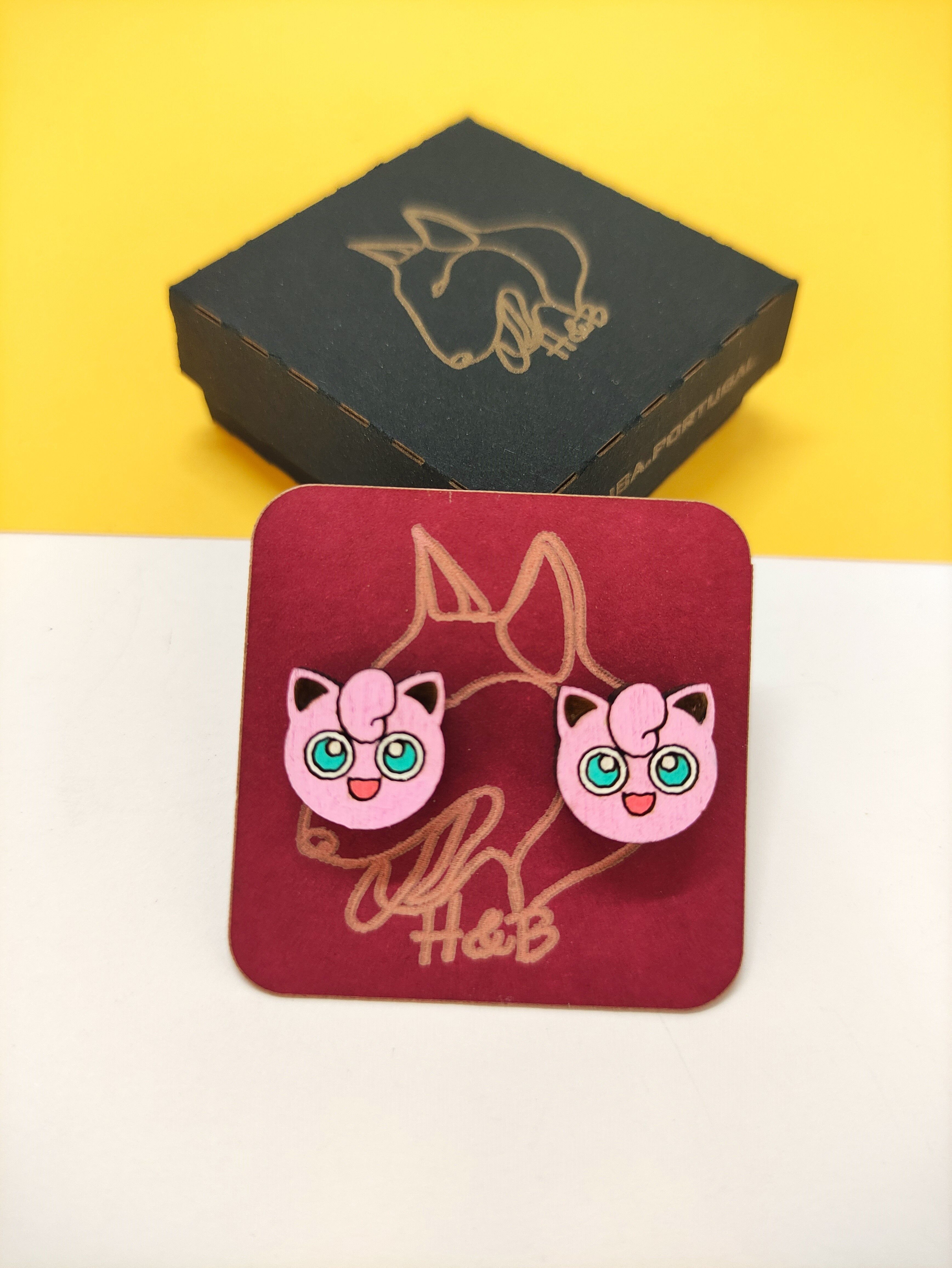 Orecchini Pokémon colorati in legno, Jigglypuff, Anime, Geek