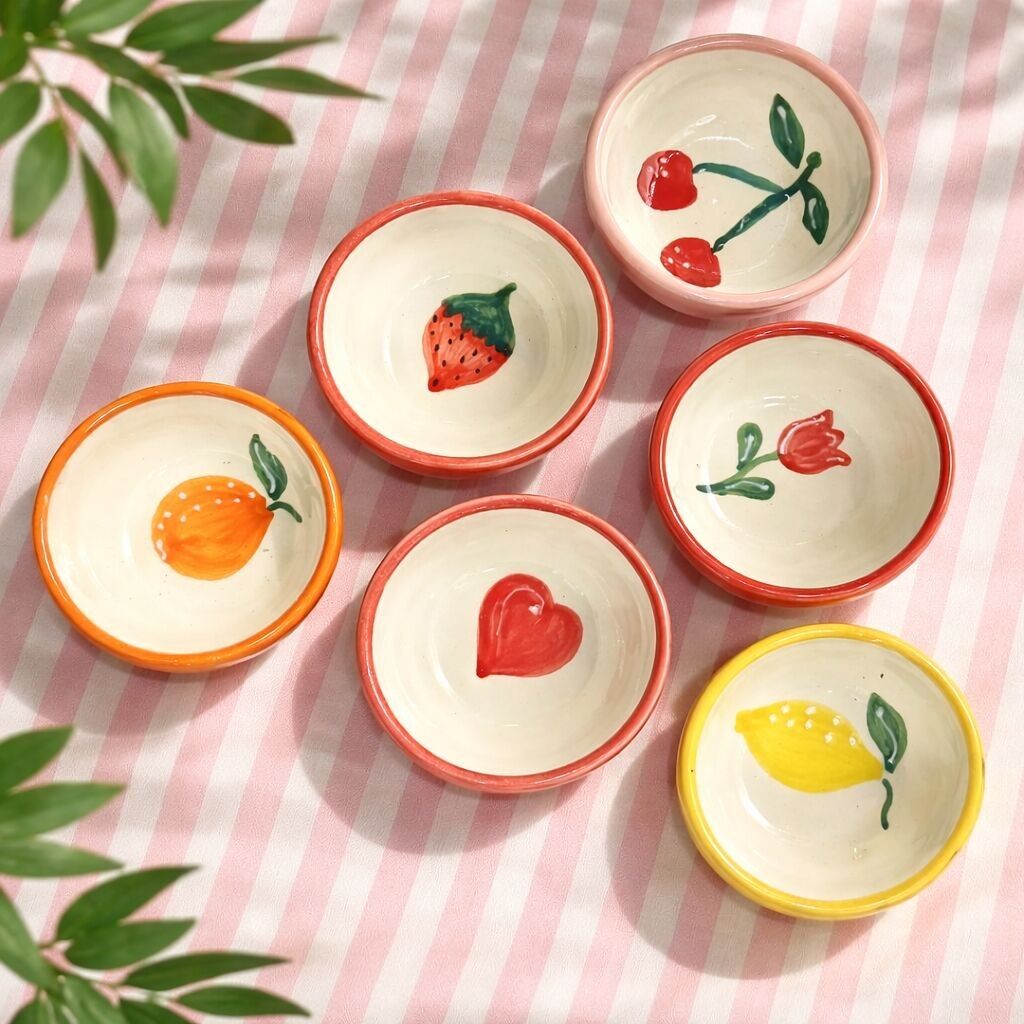 KLEINE OBSTSCHALE AUS KERAMIK