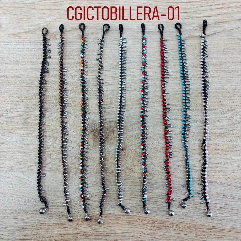 Jolie chevillère en laiton coloré pour femme. Promotion