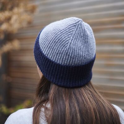 CHAPEAU - bonnet en laine d'agneau - gris et bleu marine