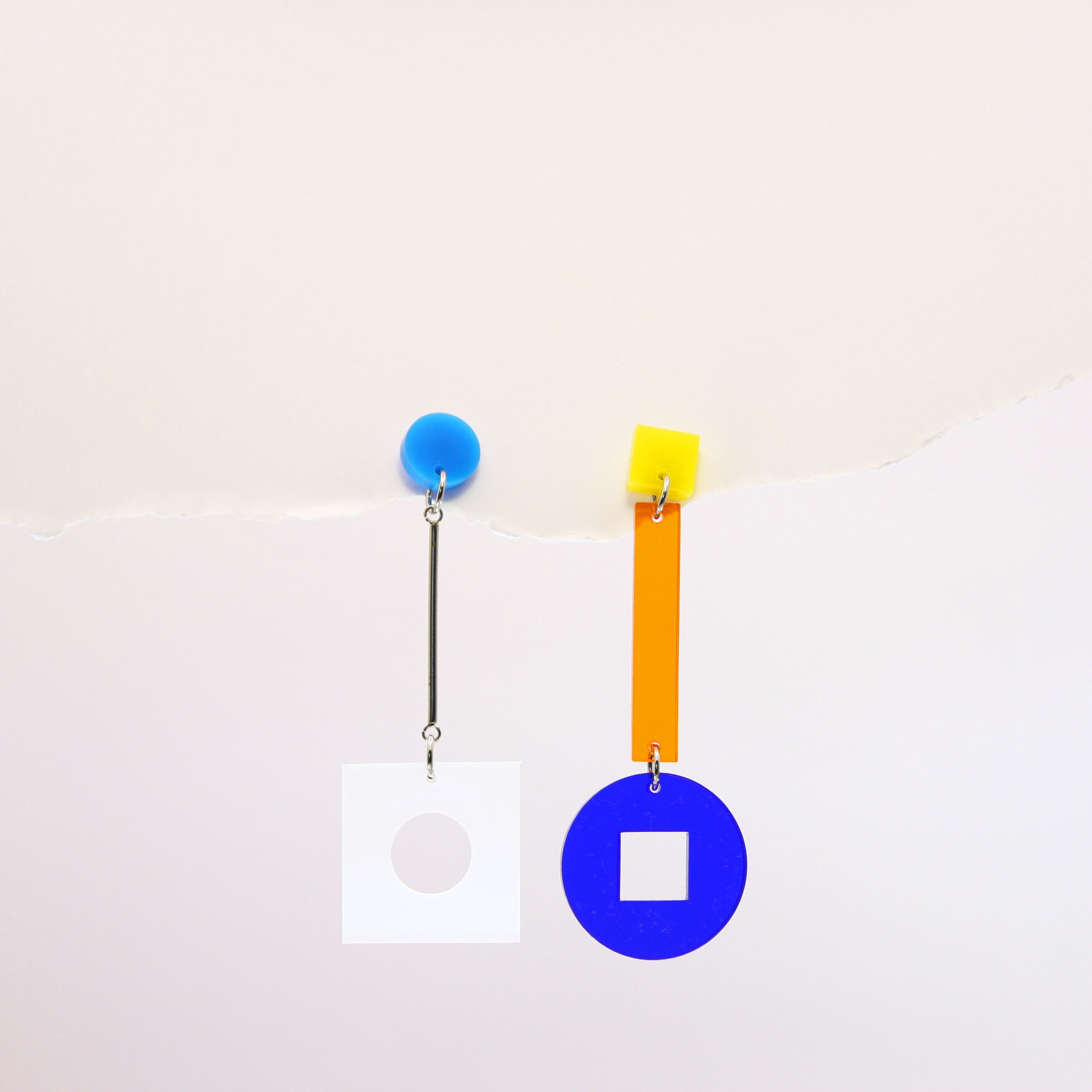 Colorful recycled acrylic plastic earrings – Apal