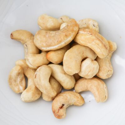 Raw cashew nuts per Kg