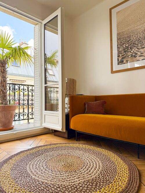 Tapis rond en raphia jaune, naturel et brun – 140 cm