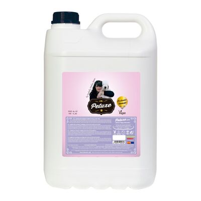 Shampoing Petuxe d'Isabella lavande et romarin pour tous types de pelage 5000 ml