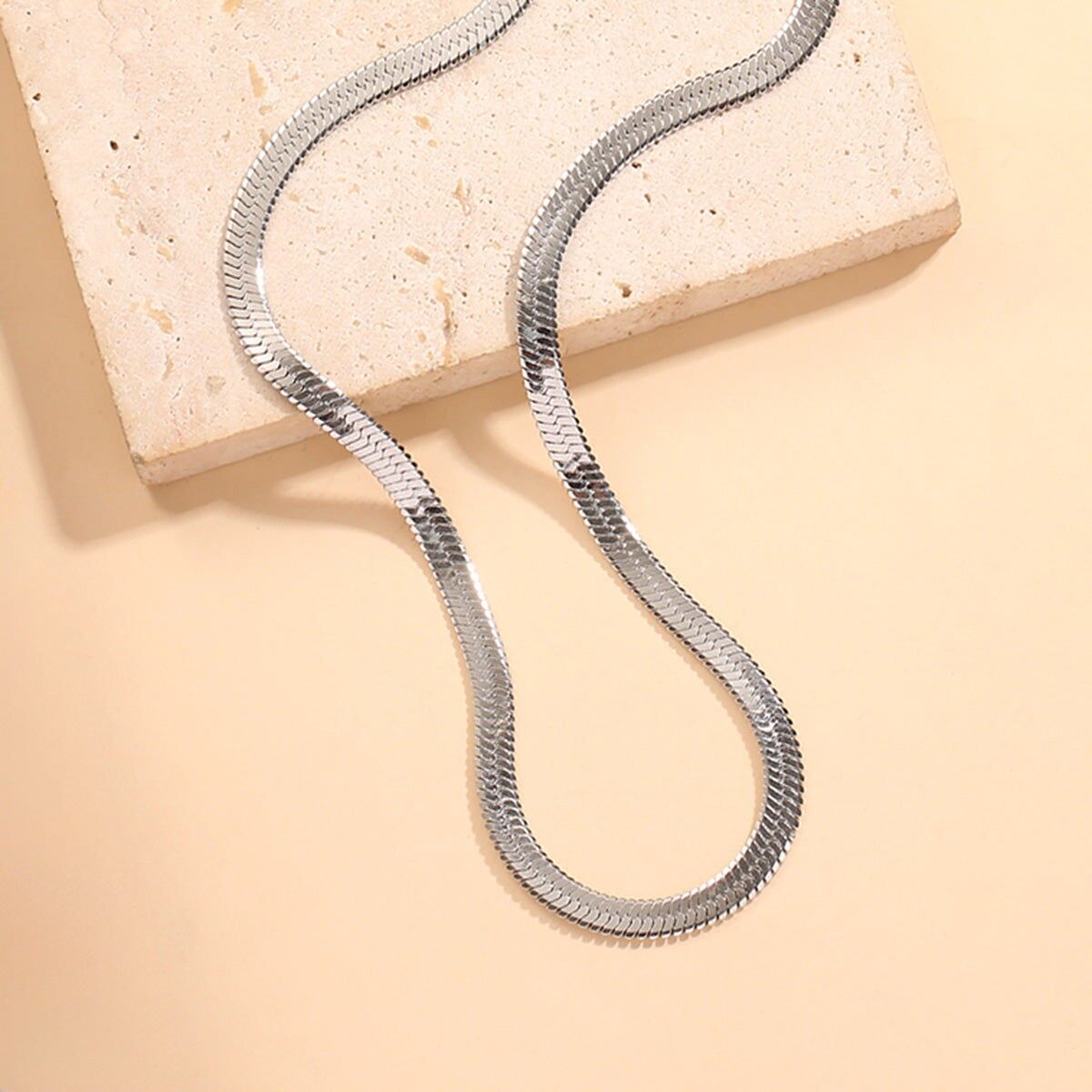 Collana in maglia d'argento liscia e lucida