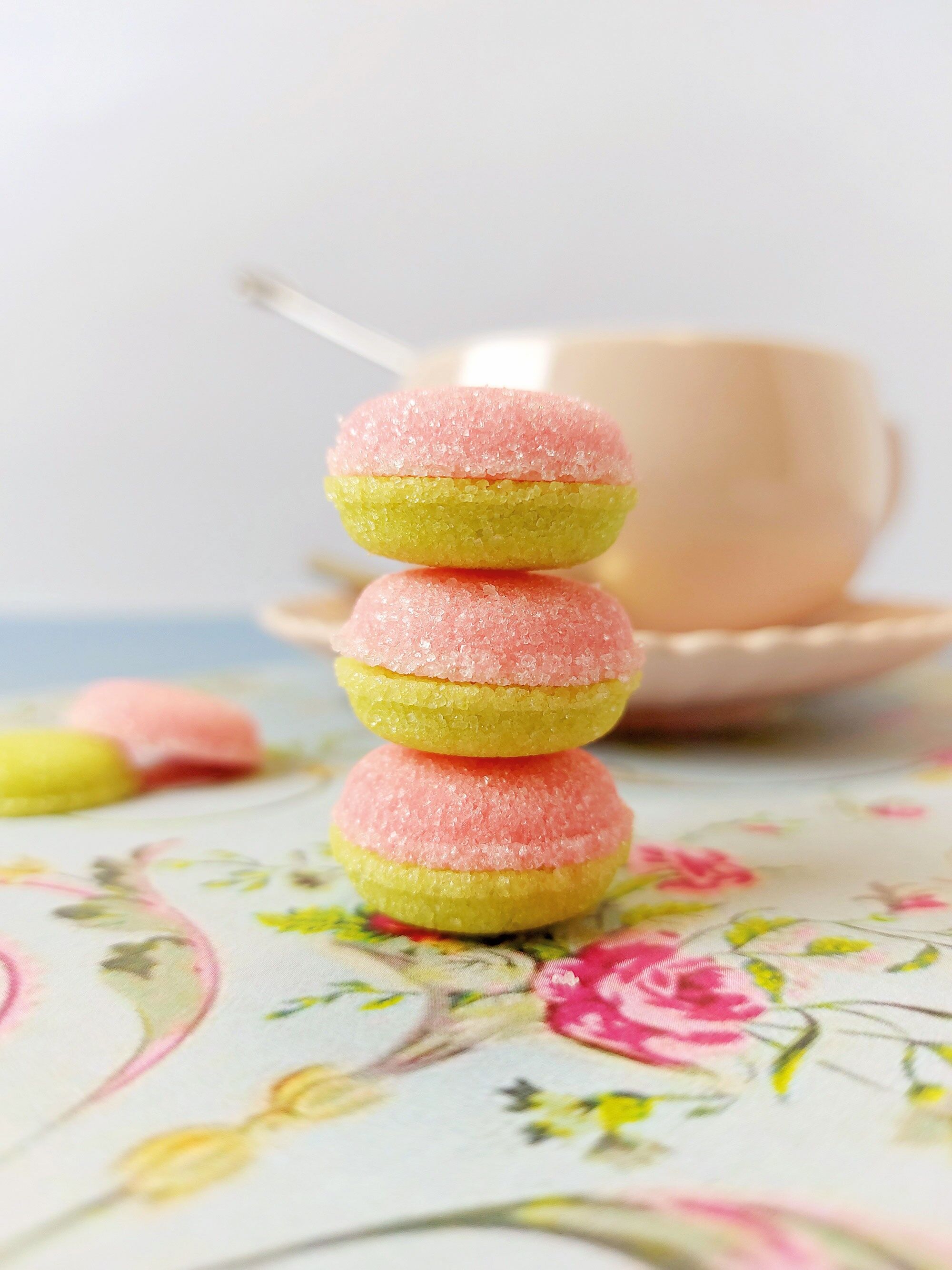 "Inspiration Macaron", sucres français en forme de macaron rose/vert - Cadeau gourmand premium
