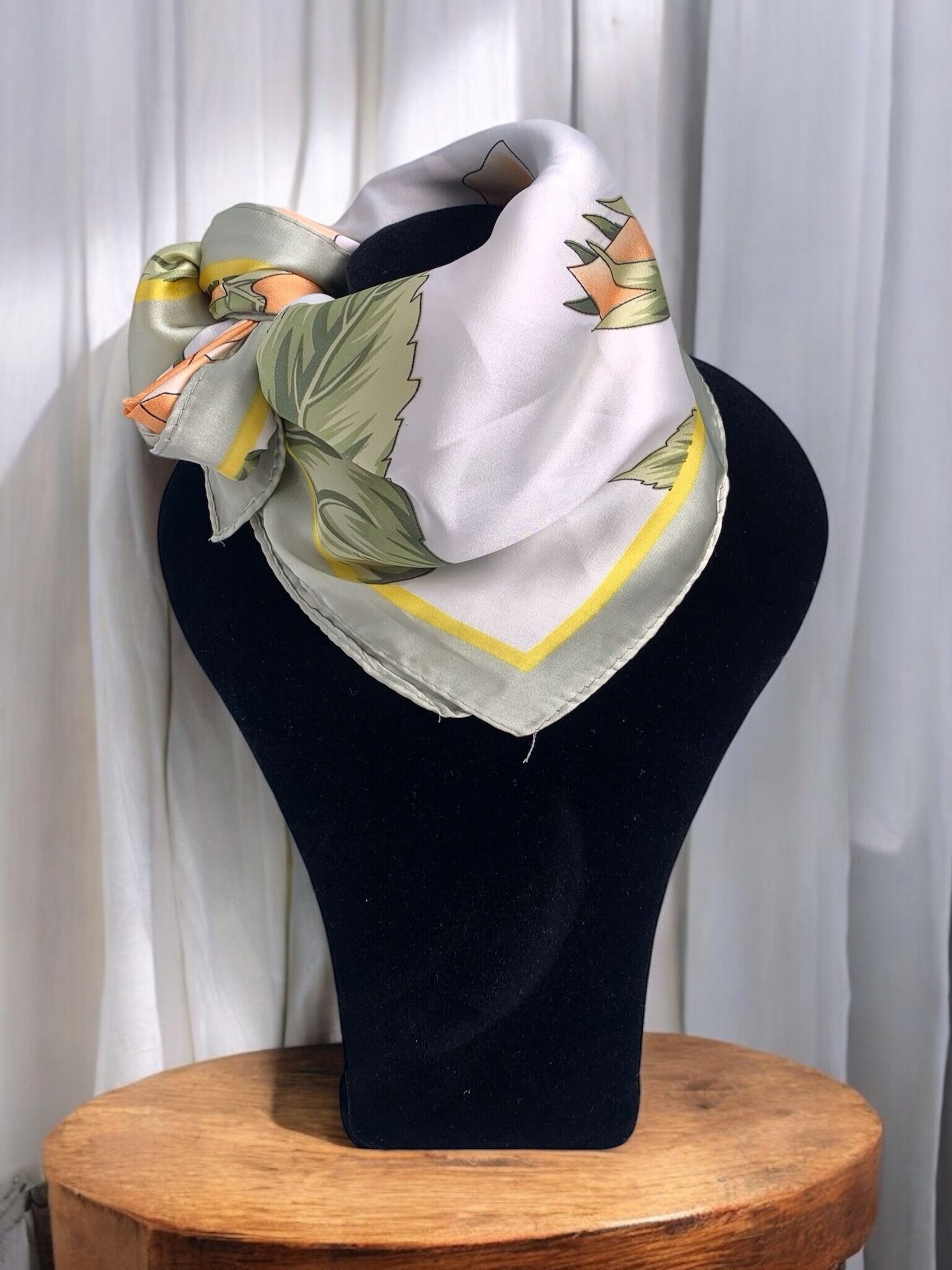 Pañuelo cuadrado de seda FL06