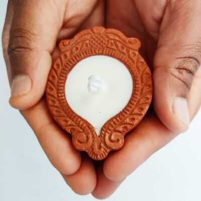 Vegetal Candle Peacock Deepam