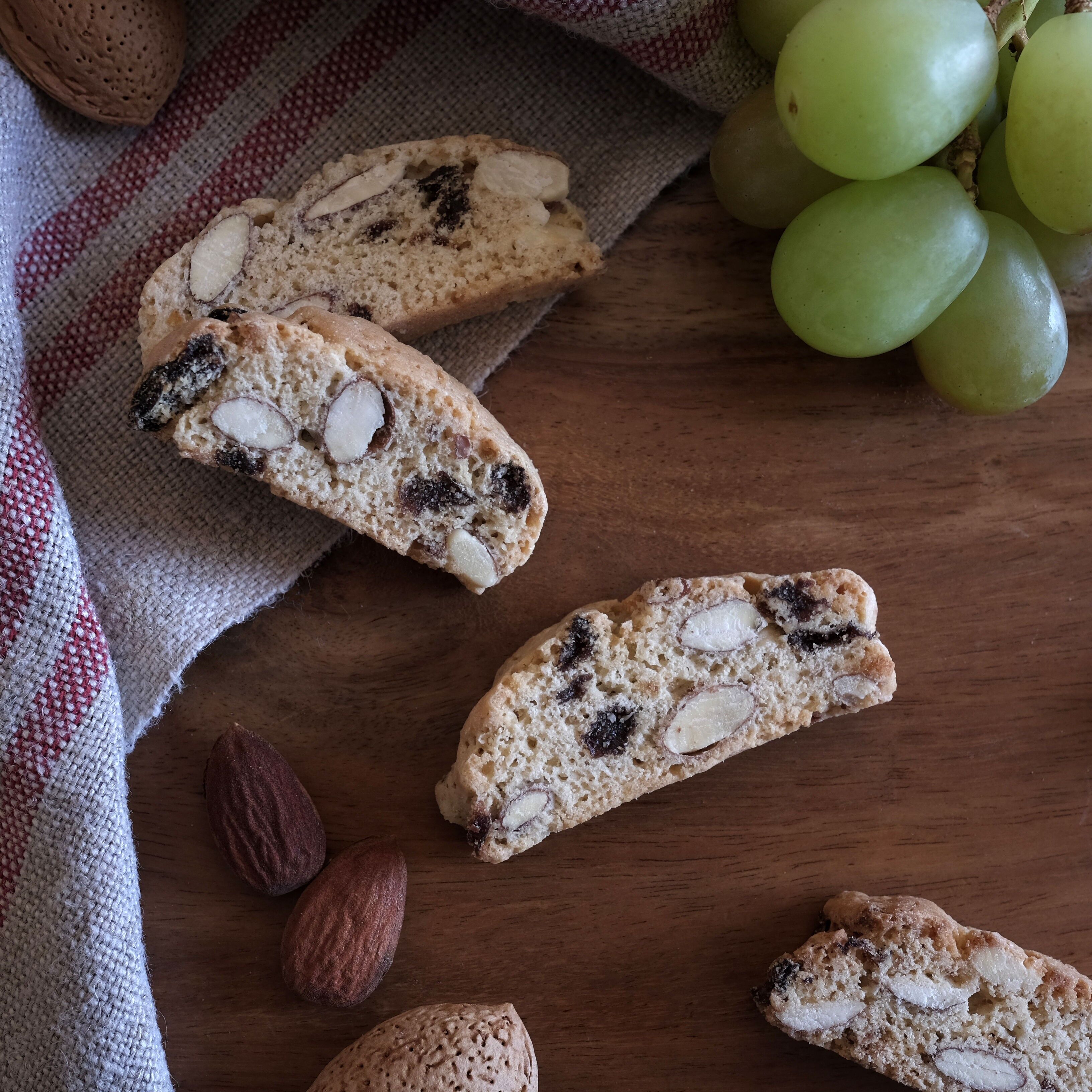 Uvetta croccante alle mandorle in grandi quantità