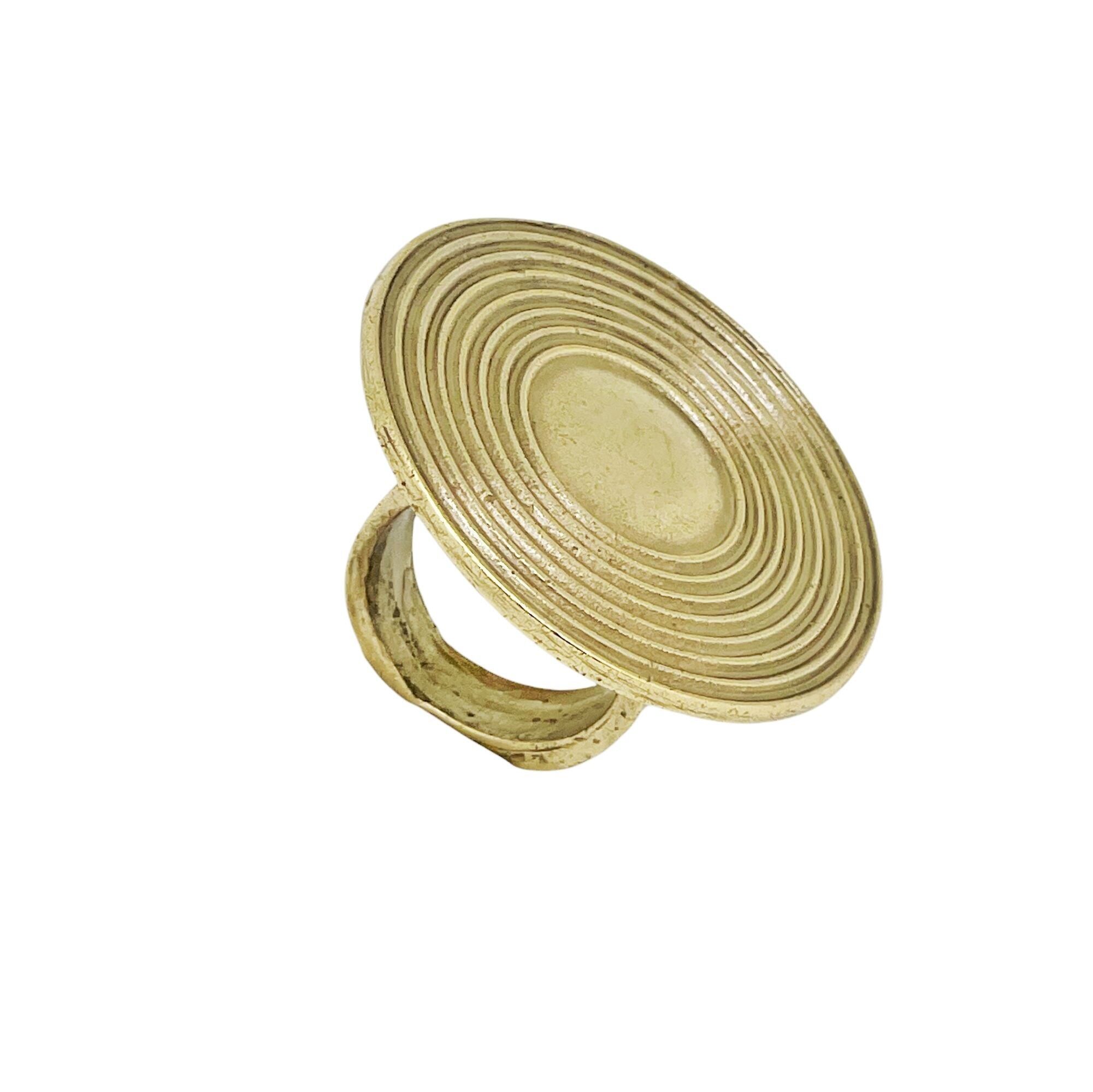 Anello con disco "Azca" in oro T15