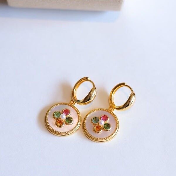 Pendientes de turmalina MOP con forma de moneda