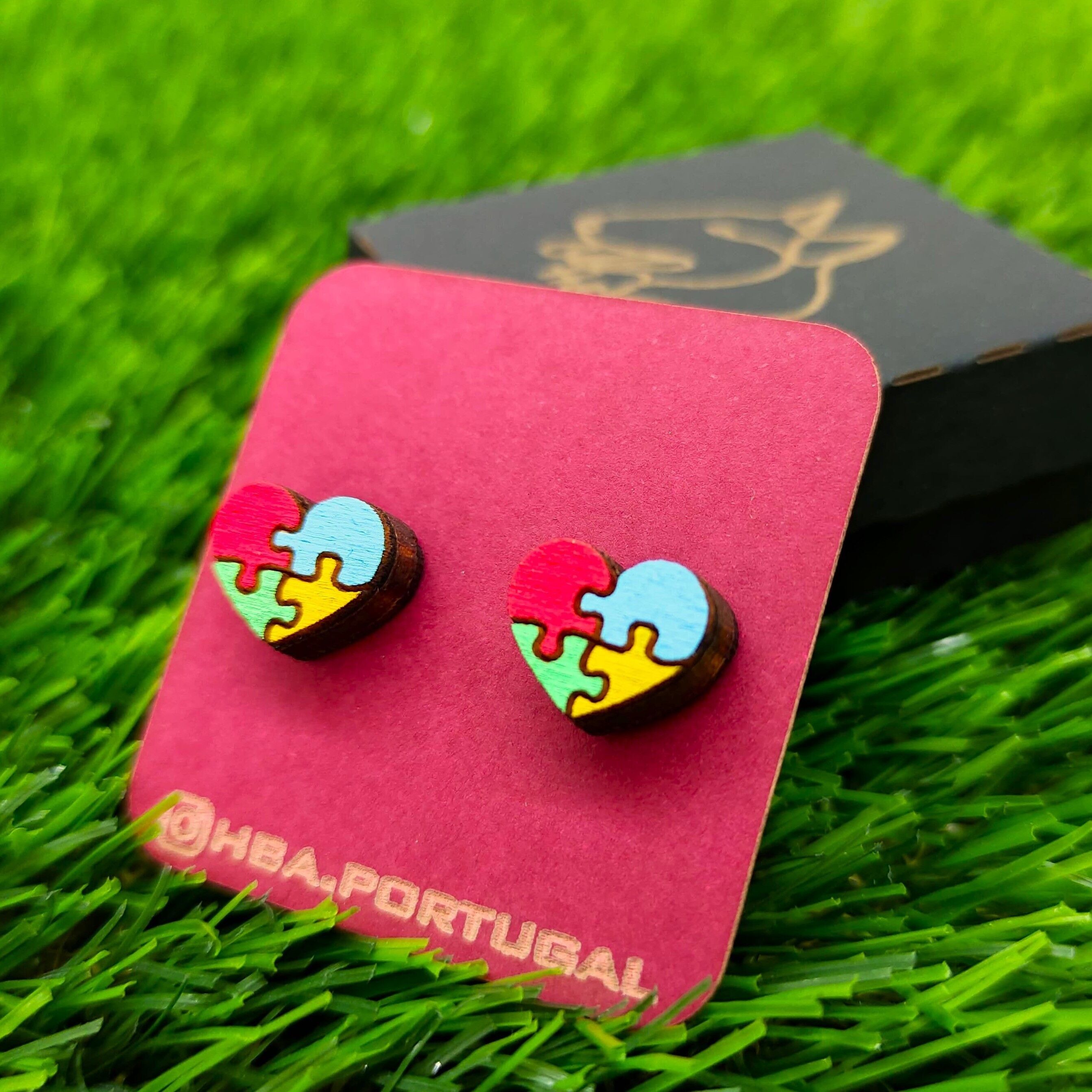 Ohrringe zur Aufklärung über Autismus – Puzzle-Herz-Ohrstecker aus Holz – Bedeutungsvolles Geschenk für Sie