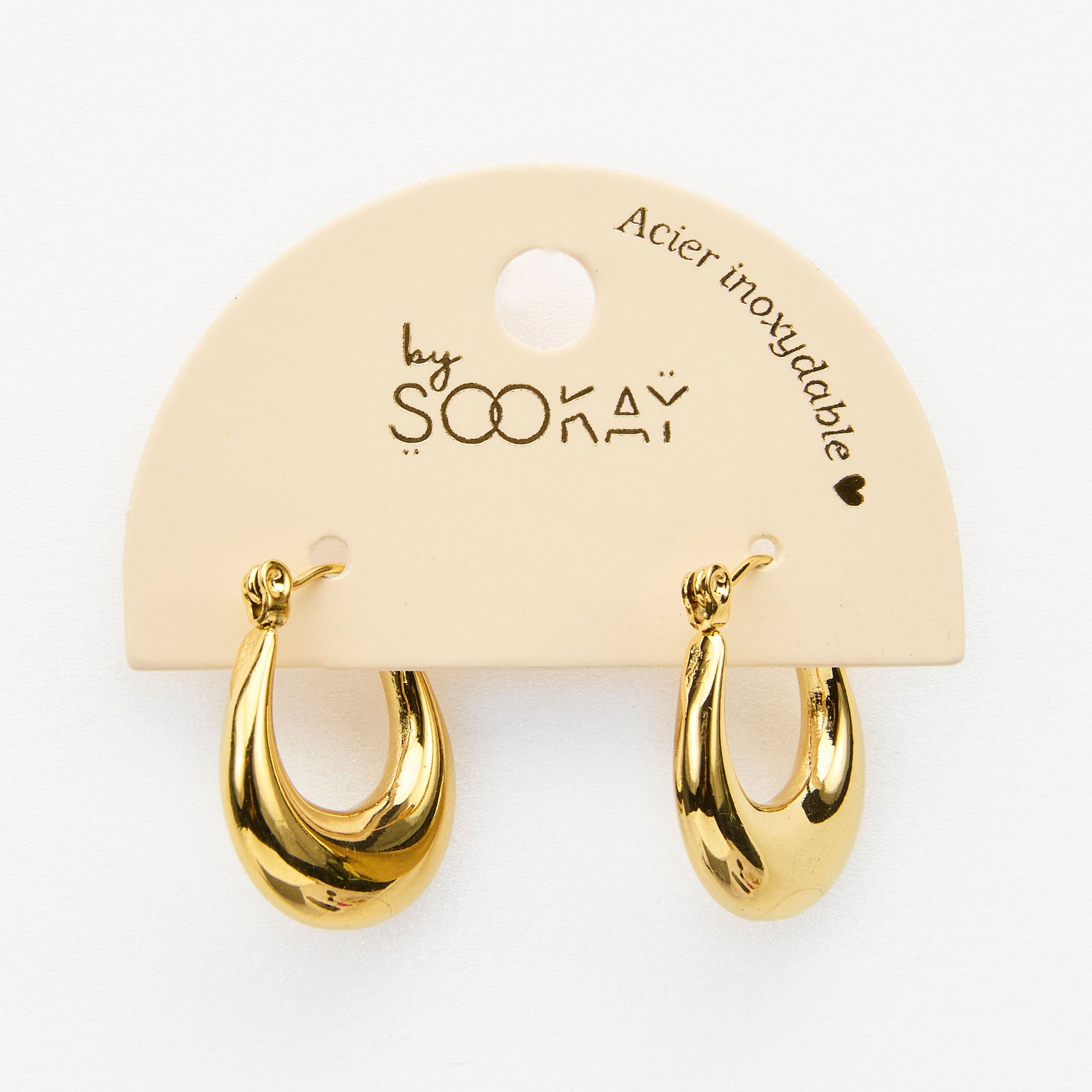 orecchini semicircolari in acciaio.