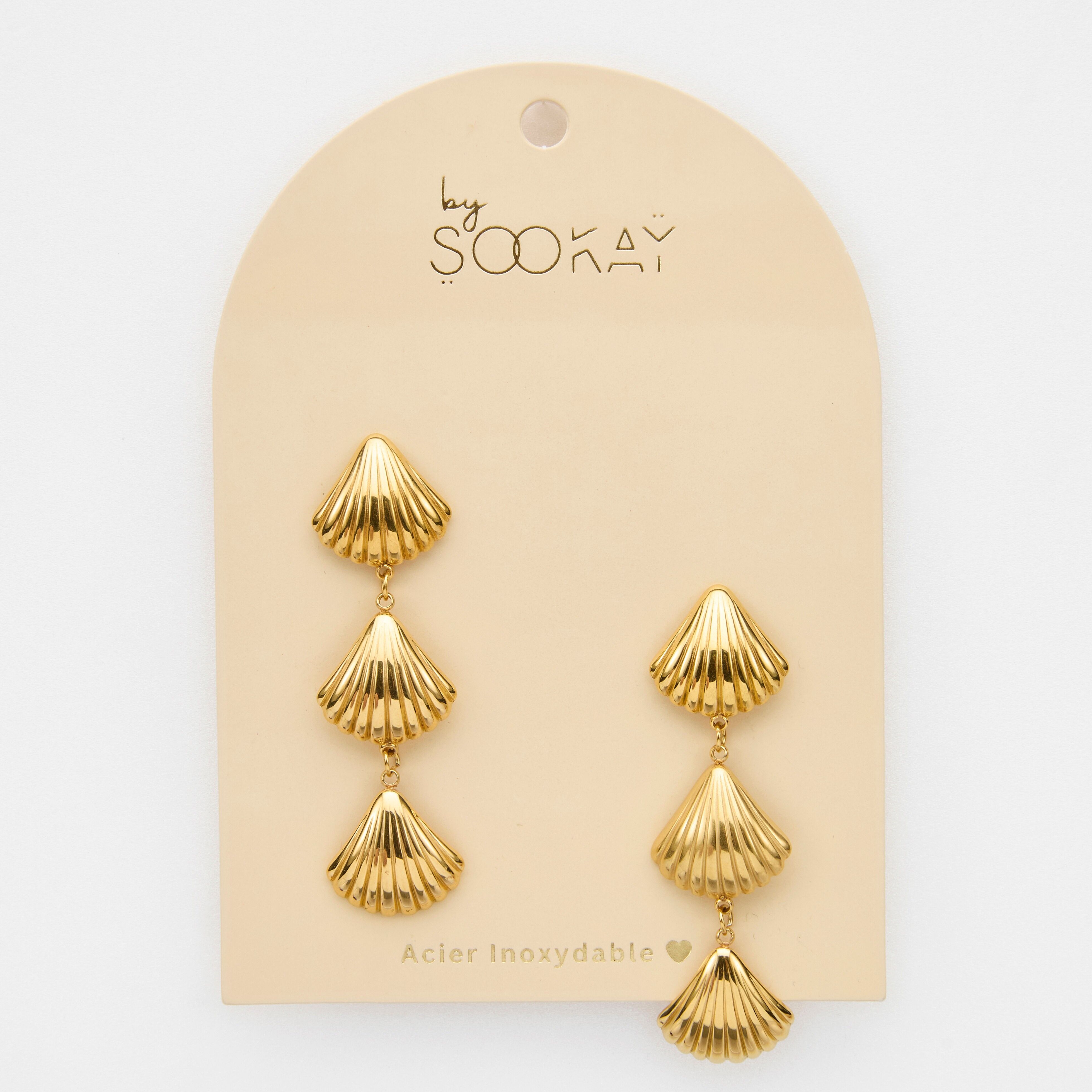 Ohrstecker aus Edelstahl mit Muschelmotiv, Triple Shell Gold.