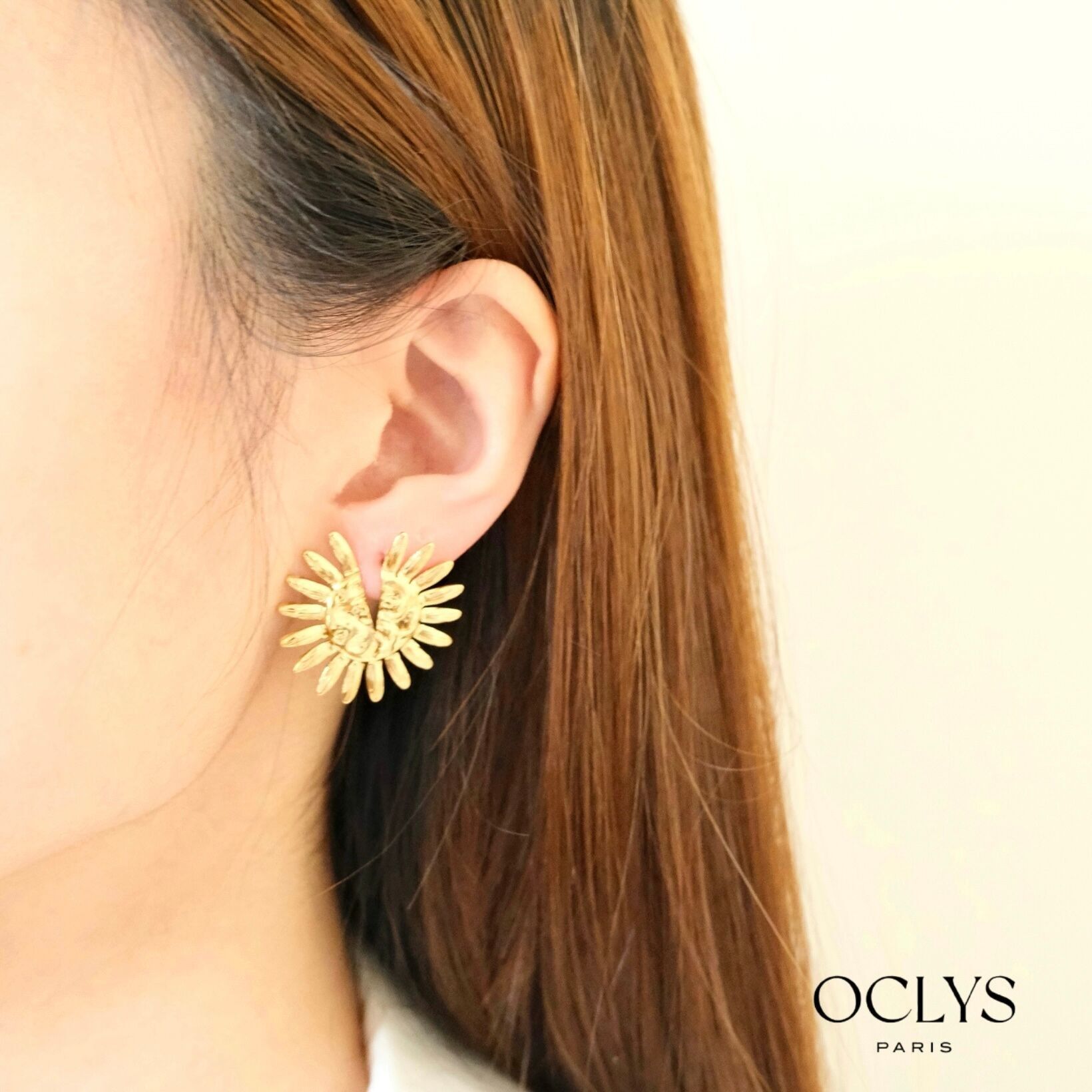 Soli stainless steel split flower earrings