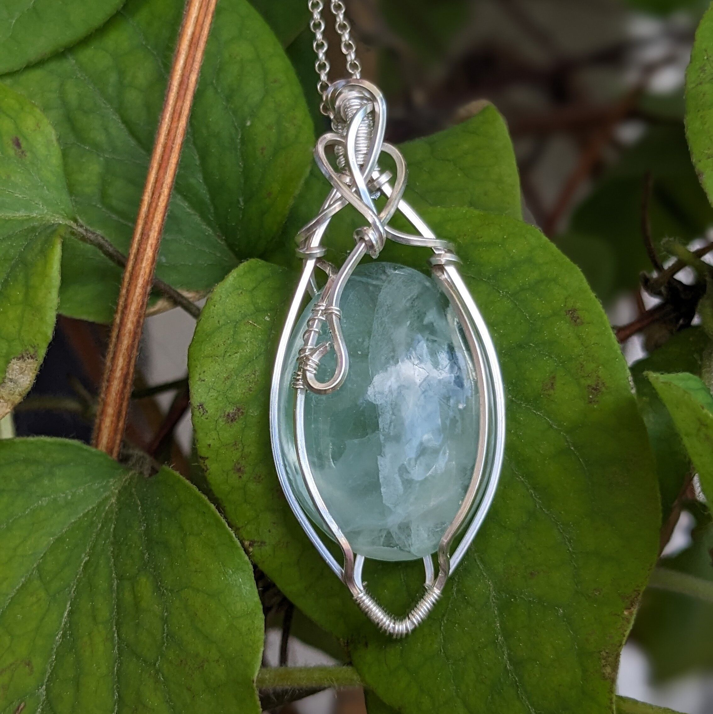 Ciondolo in fluorite verde dell'Alta Loira e argento massiccio