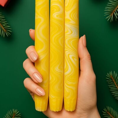 Vela cónica - Mezcla de colores vainilla amarillo y blanco